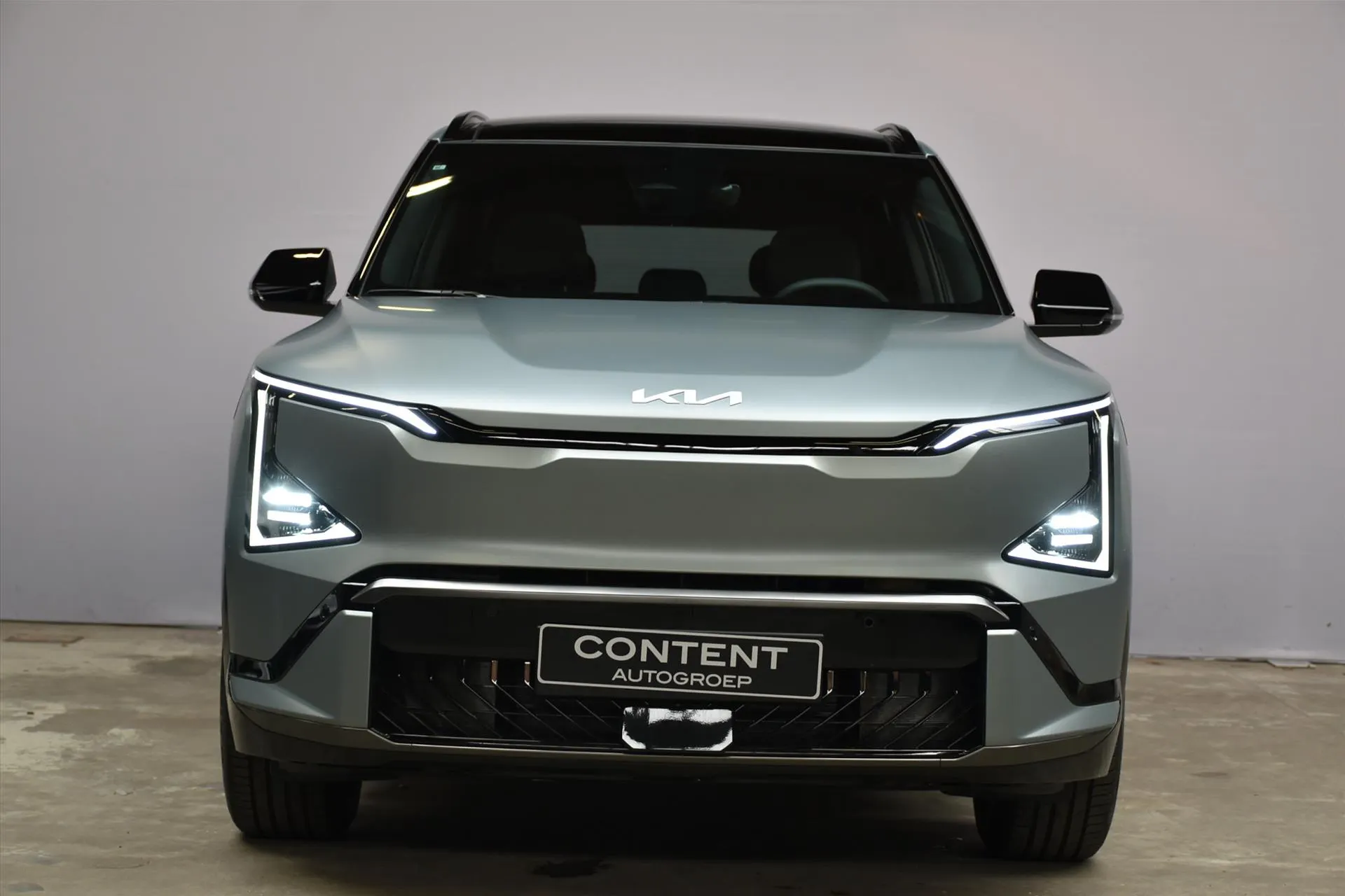 Kia EV5 met kenteken 75981 – achteraanzicht