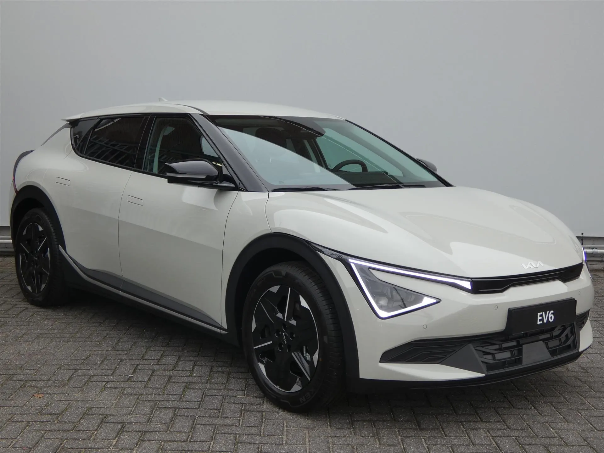 Kia EV6 met kenteken 73440 – interieur