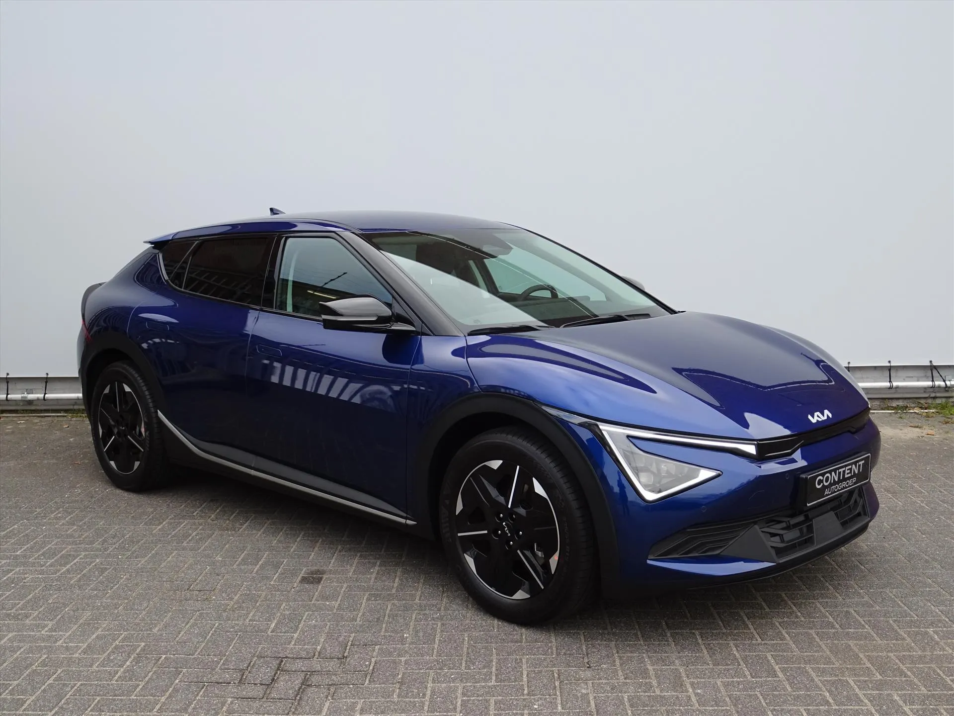 Kia EV6 met kenteken 74351 – interieur