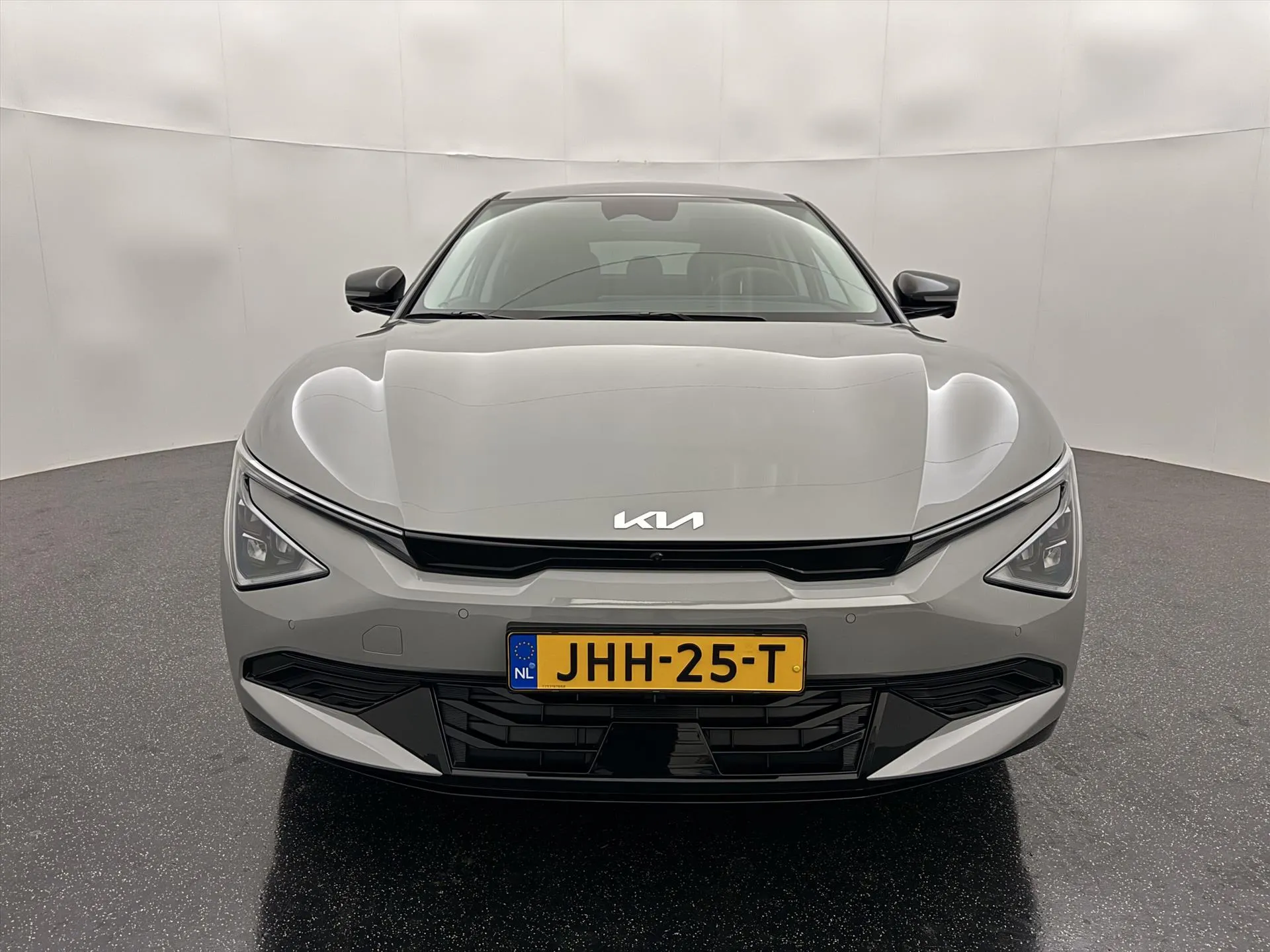 Kia EV6 met kenteken JHH-25-T – achteraanzicht