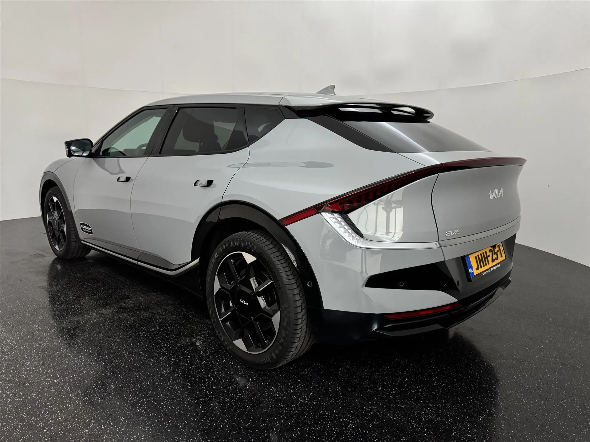 Kia EV6 met kenteken JHH-25-T – dashboard