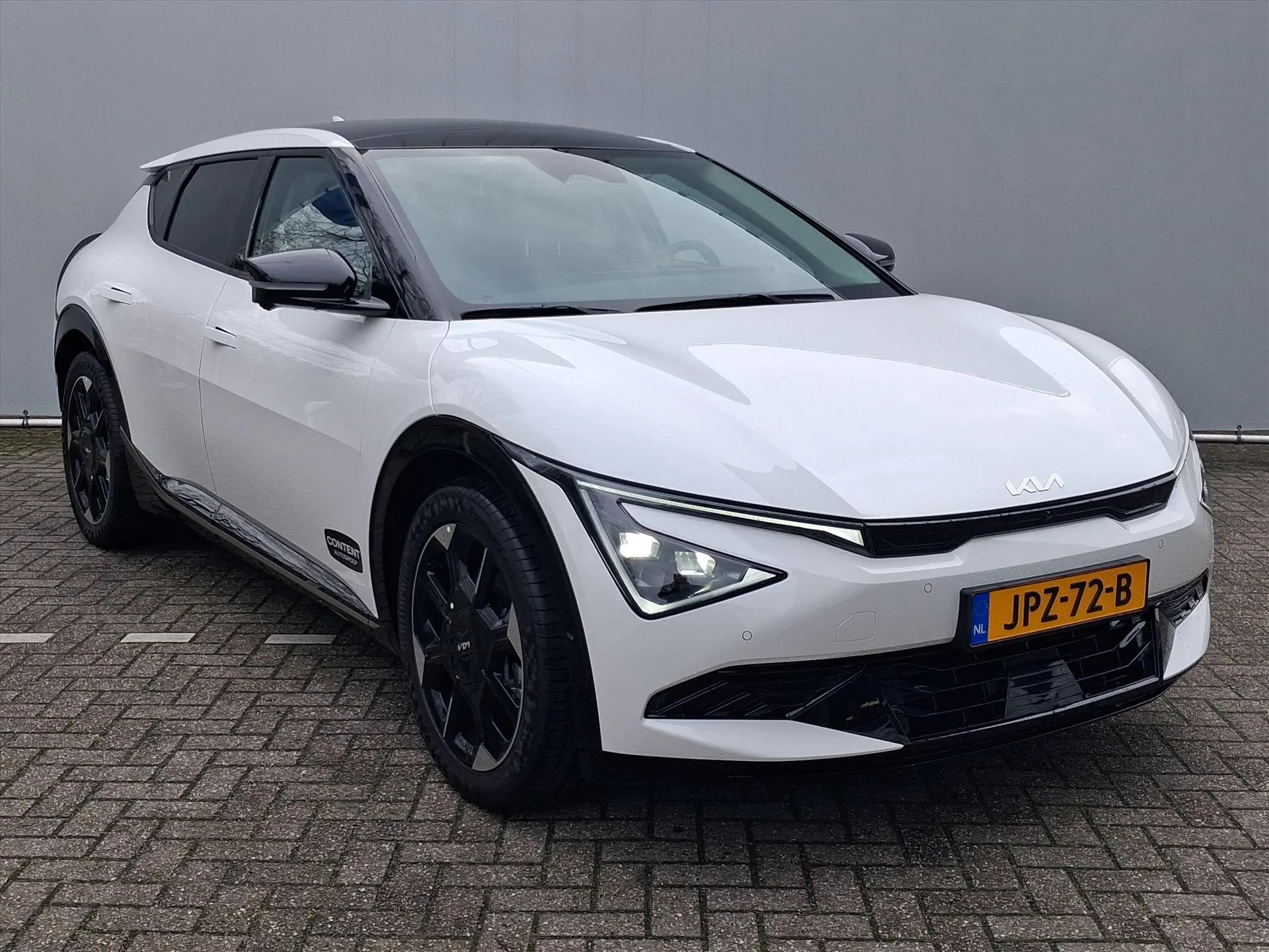 Kia EV6 met kenteken JPZ-72-B – achteraanzicht