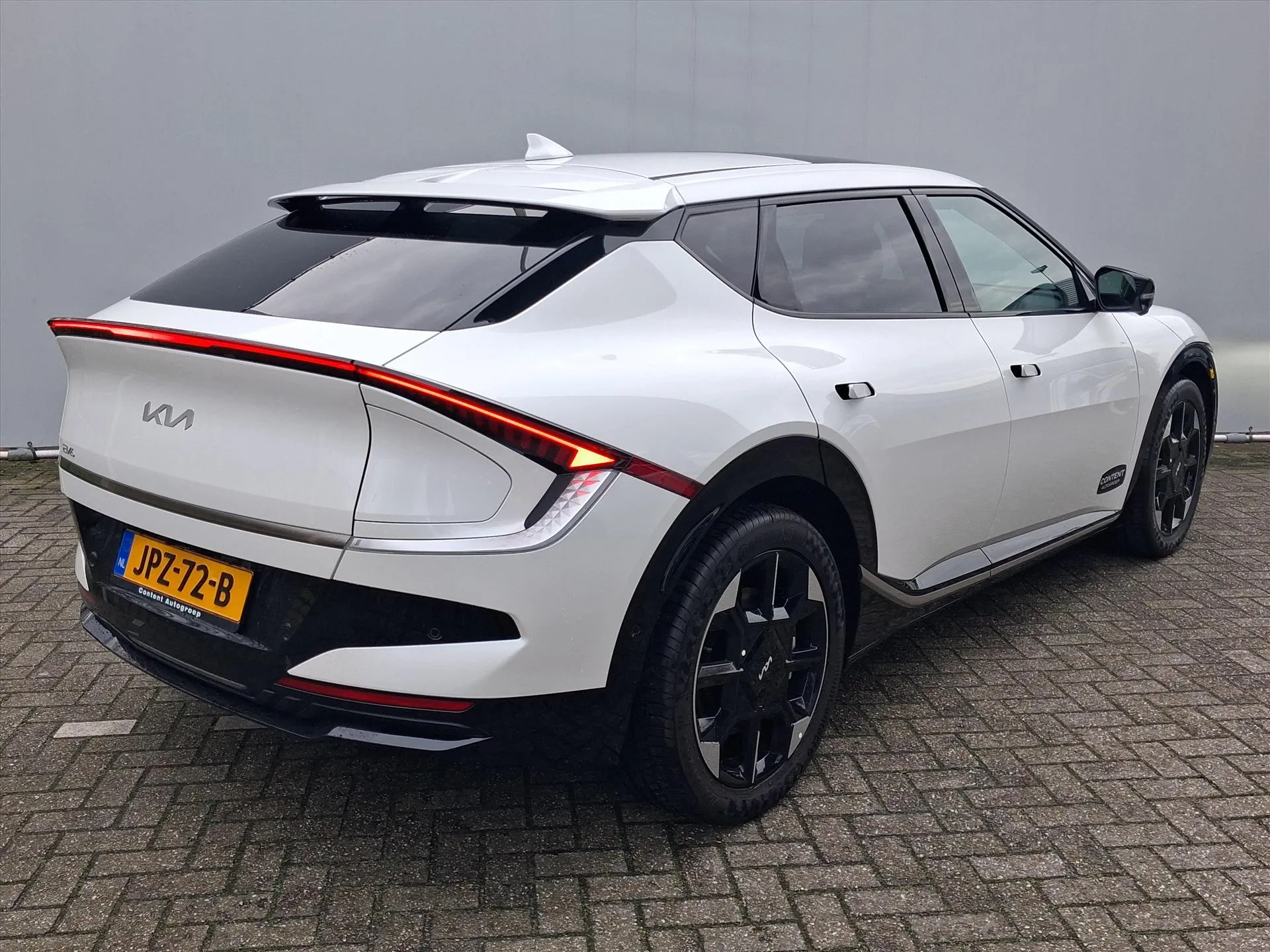 Kia EV6 met kenteken JPZ-72-B – dashboard