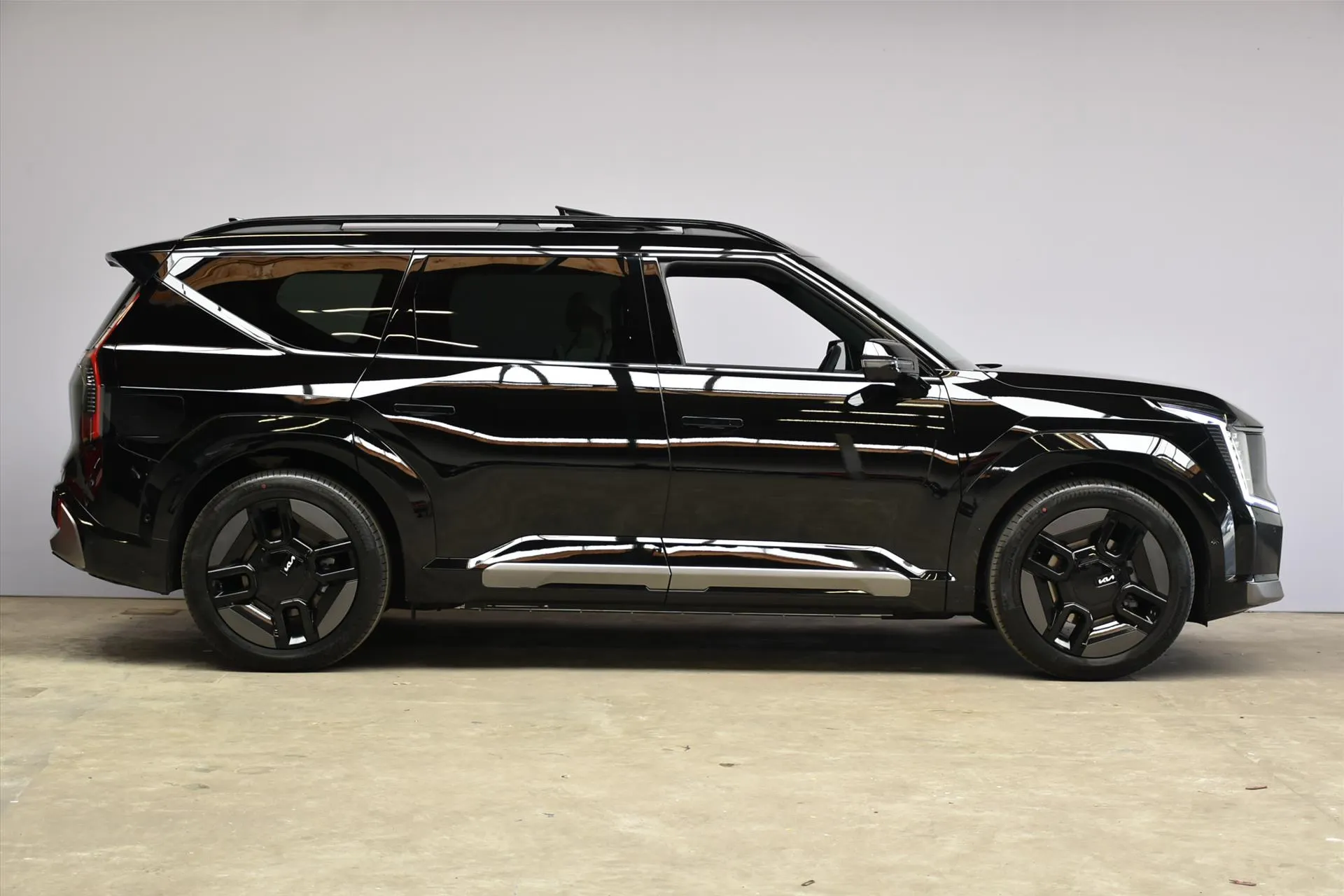 Kia EV9 met kenteken 73172 – achteraanzicht