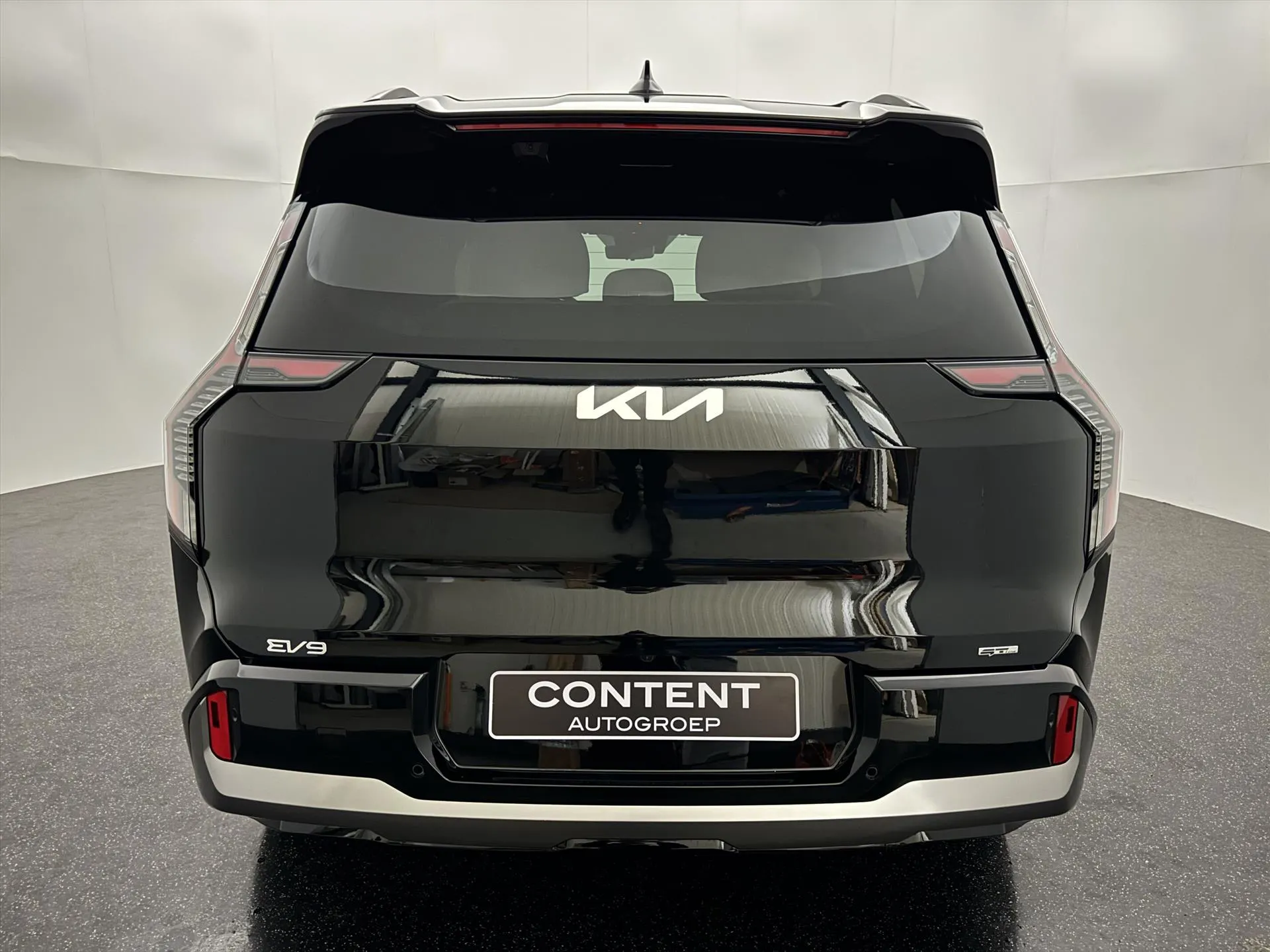 Kia EV9 met kenteken 75053 – dashboard