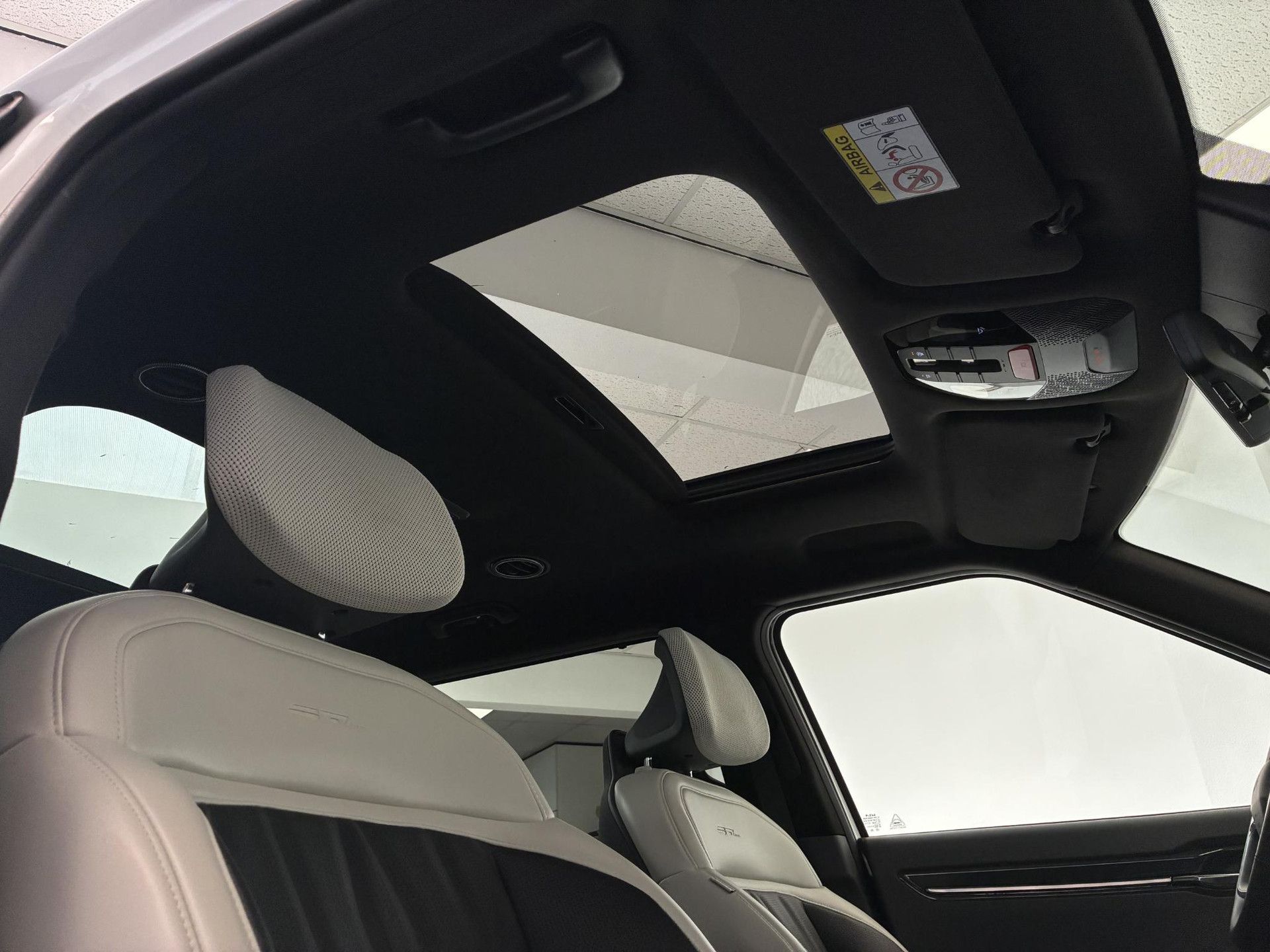 Kia EV9 met kenteken X-414-GV – detailfoto