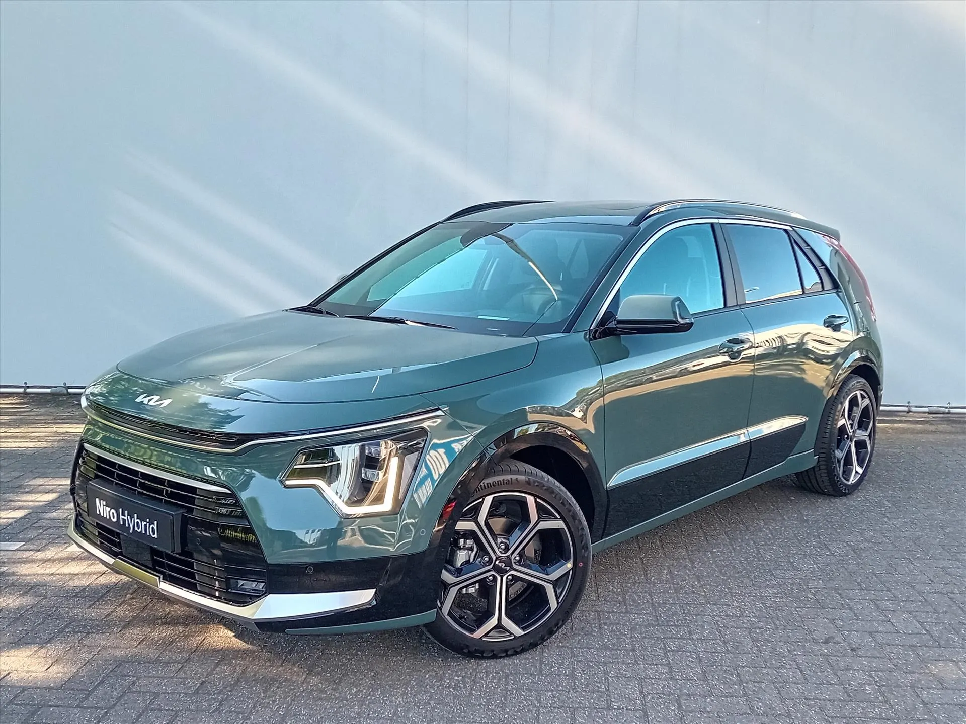 Kia Niro met kenteken 69591 – vooraanzicht