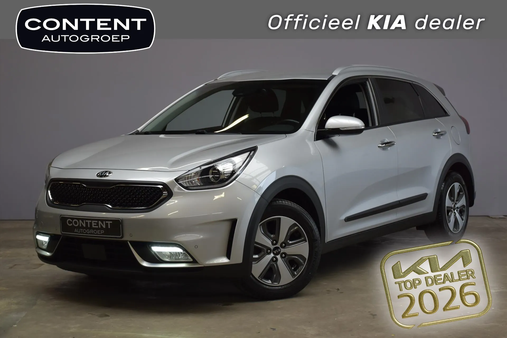 Kia Niro met kenteken JKR-86-D – vooraanzicht