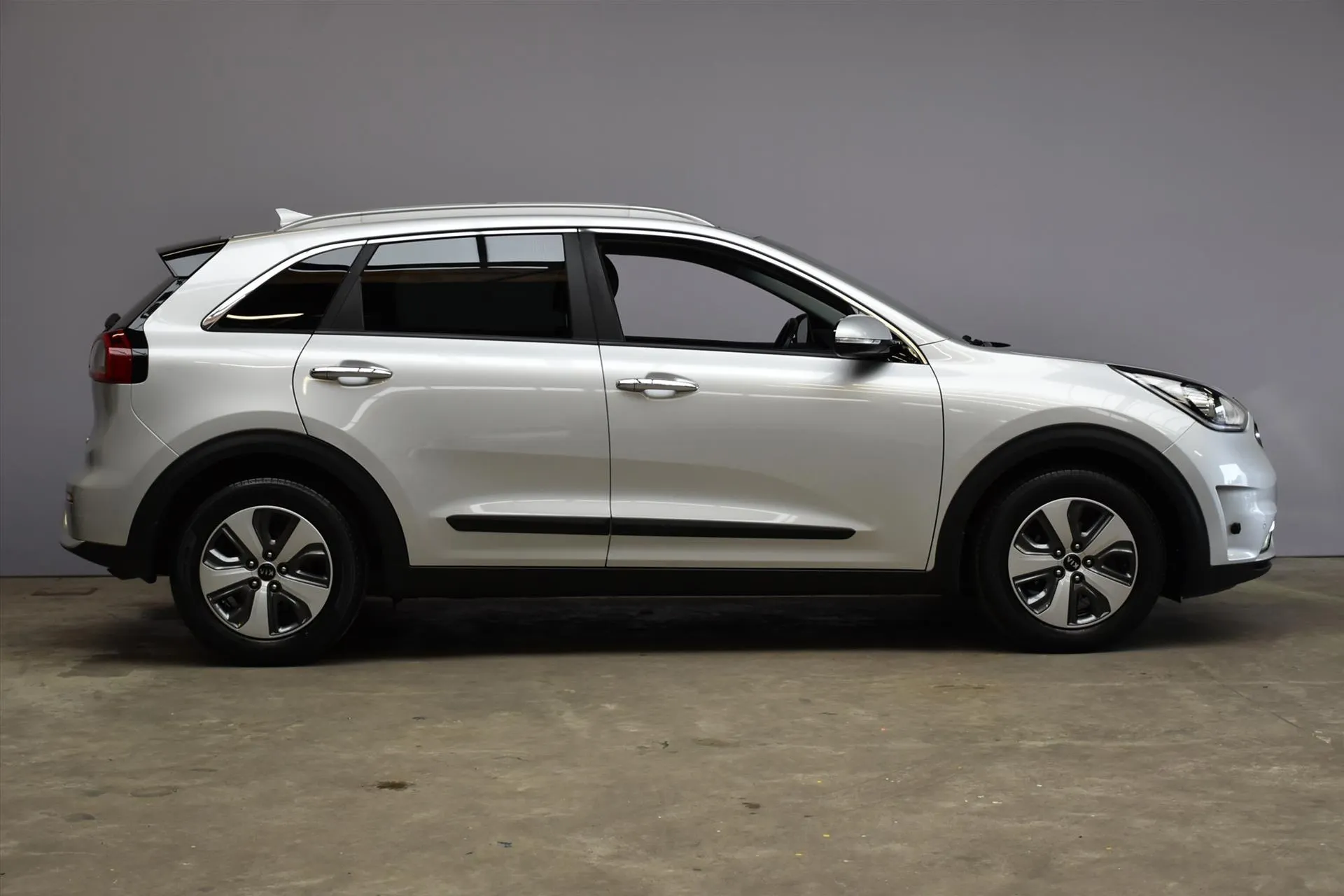 Kia Niro met kenteken JKR-86-D – dashboard