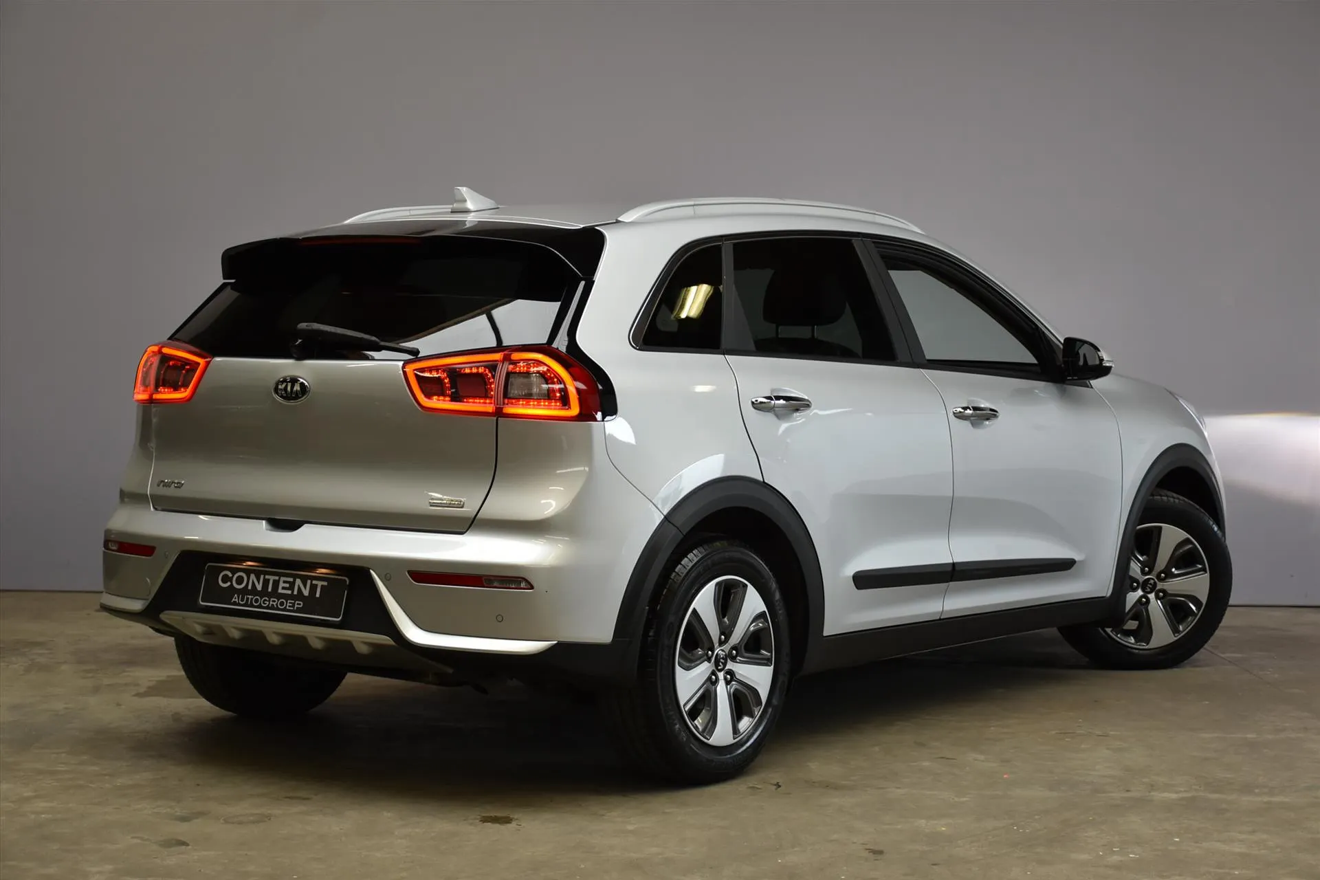 Kia Niro met kenteken JKR-86-D – detailfoto