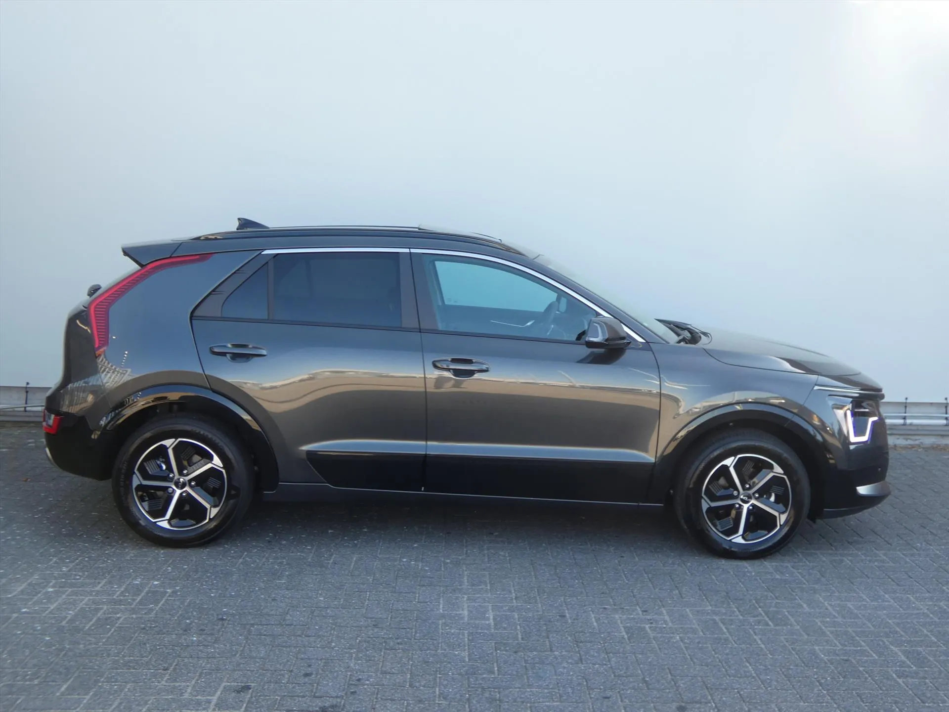 Kia Niro met kenteken JZJ-63-J – dashboard