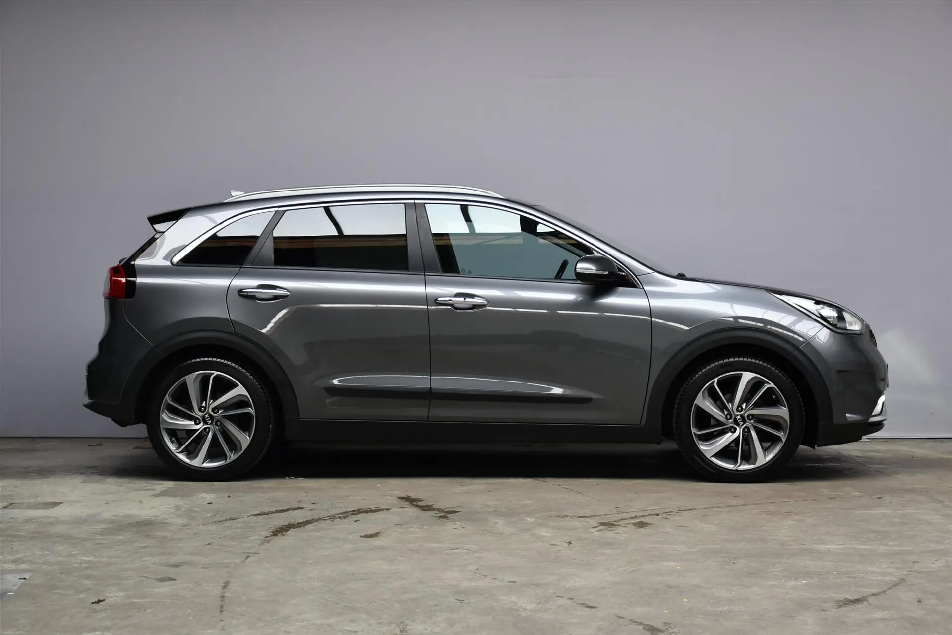 Kia Niro met kenteken PJ-007-P – dashboard