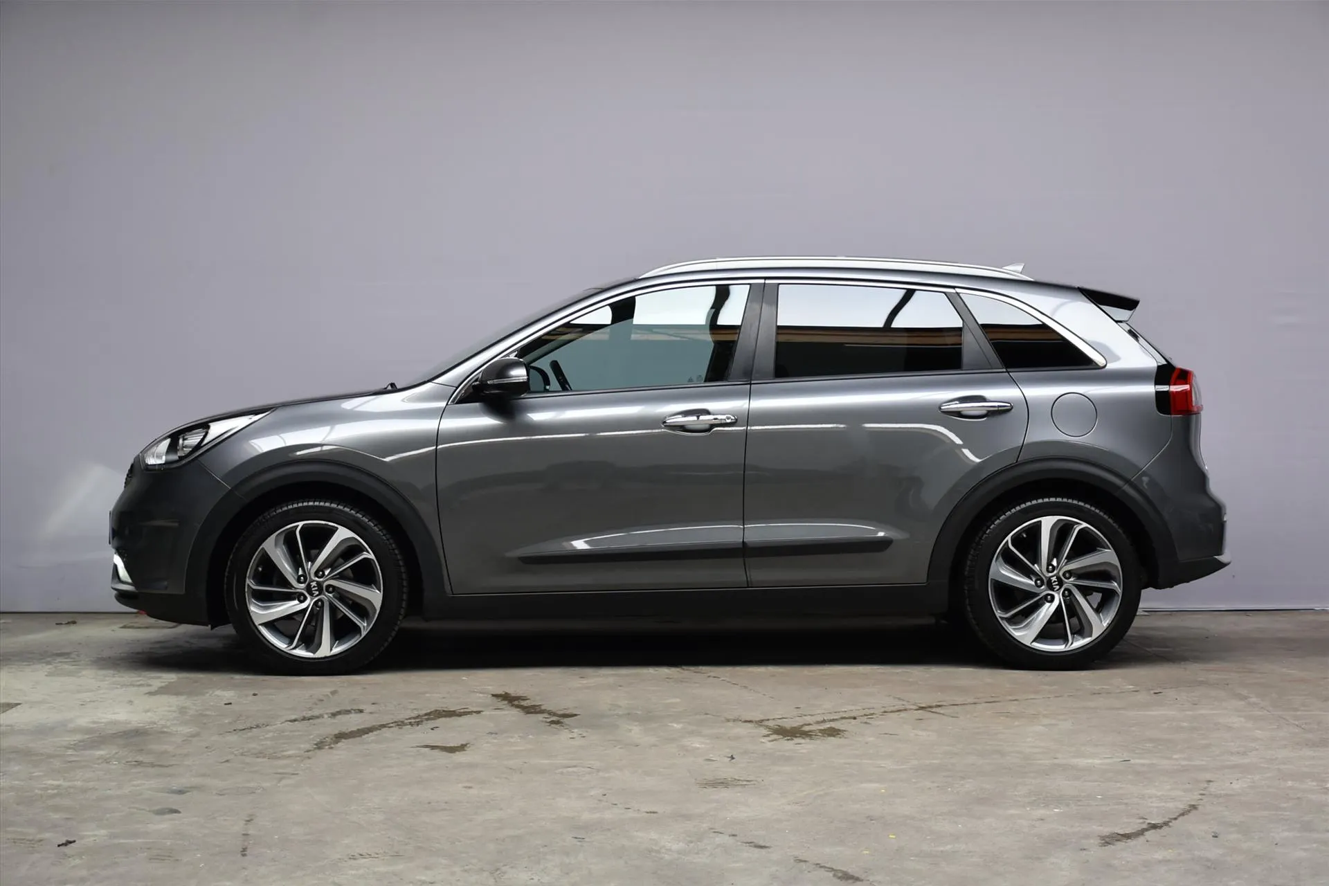 Kia Niro met kenteken PJ-007-P – detailfoto
