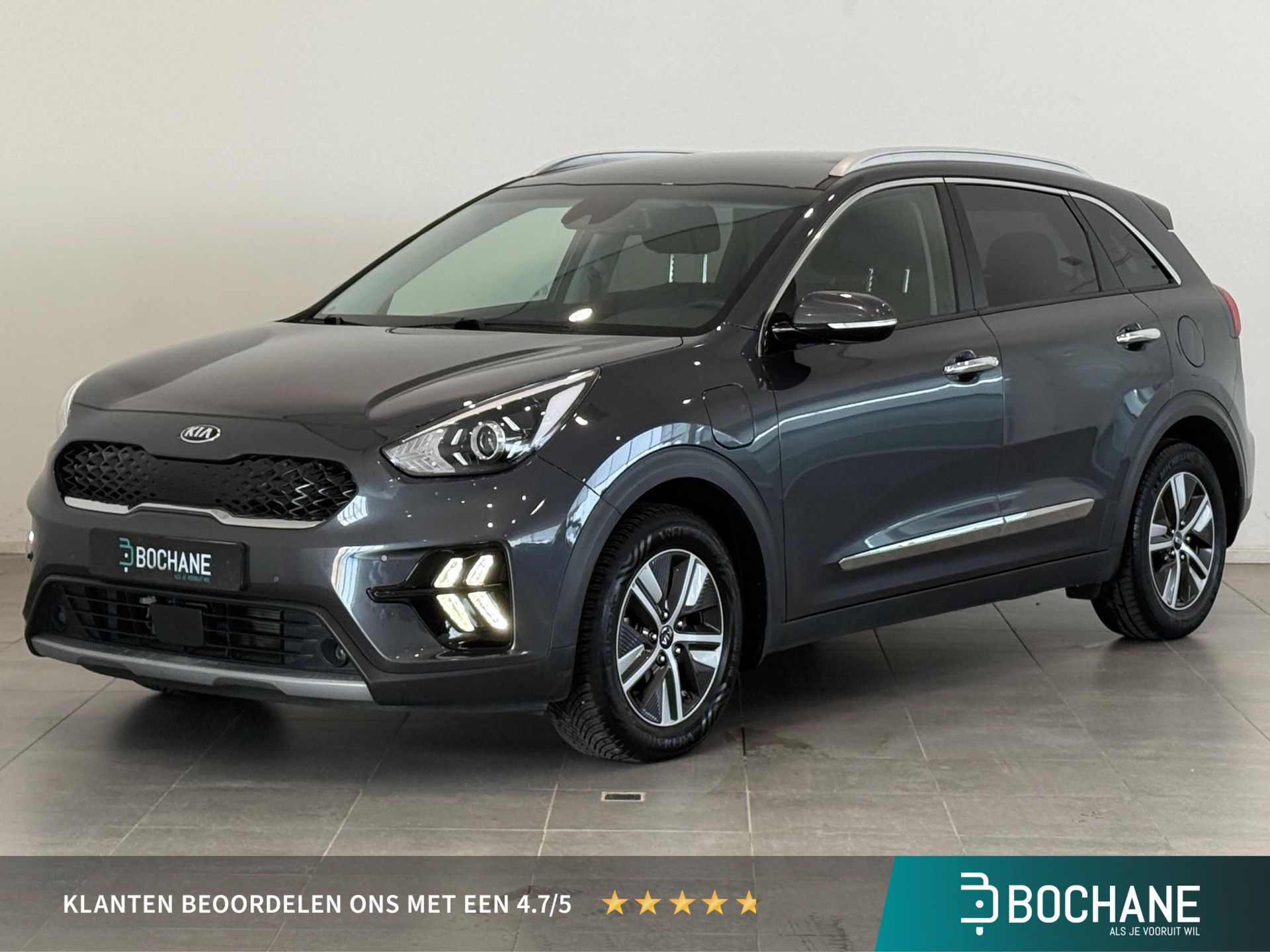 Kia Niro met kenteken X-020-HS – vooraanzicht