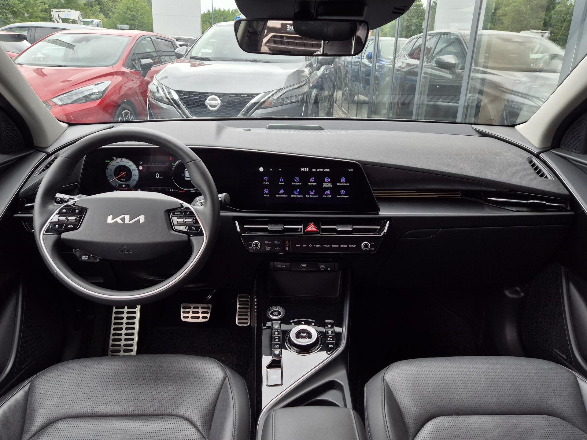 Kia Niro met kenteken X-757-XL – interieur