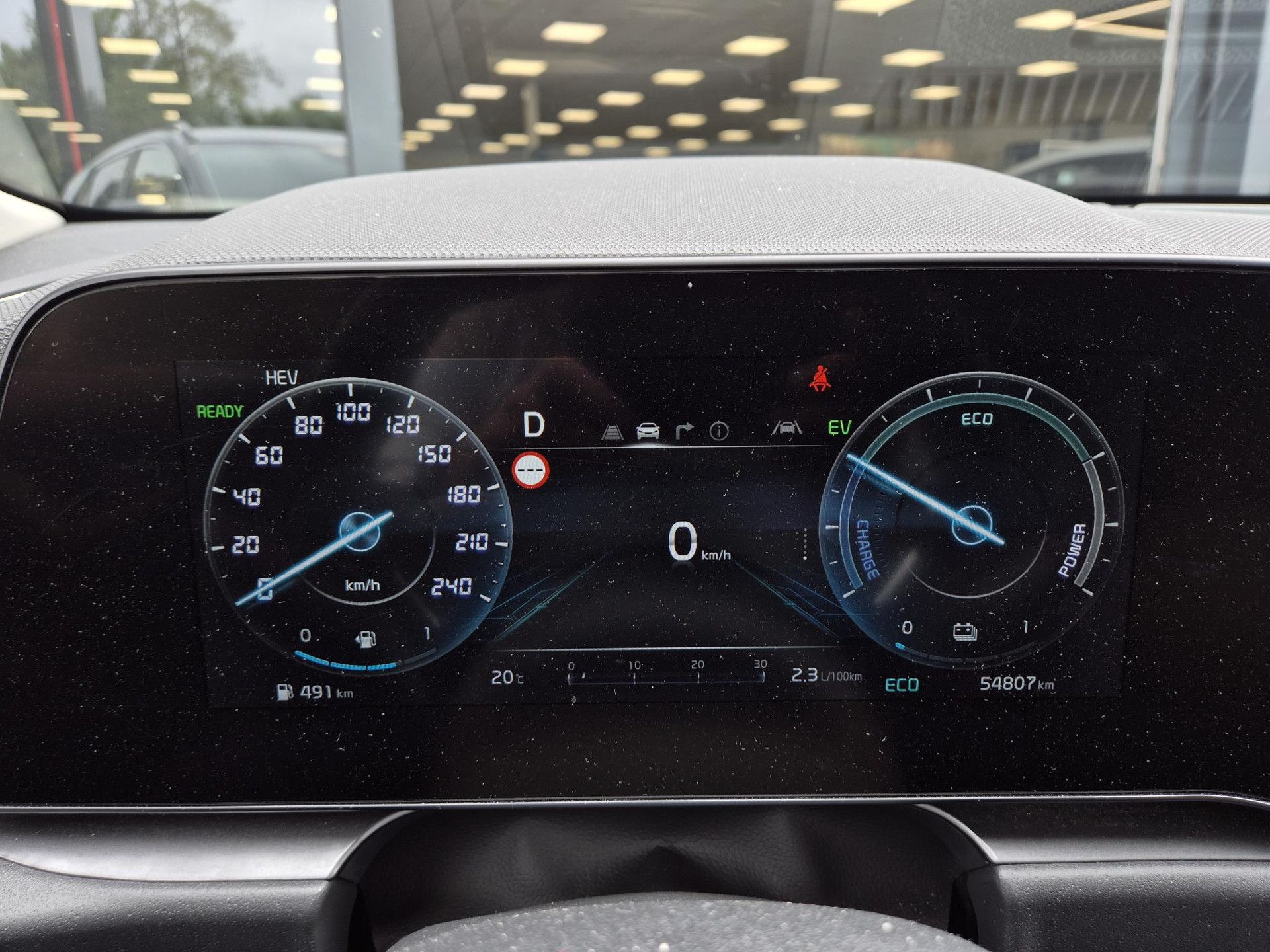Kia Niro met kenteken X-757-XL – dashboard