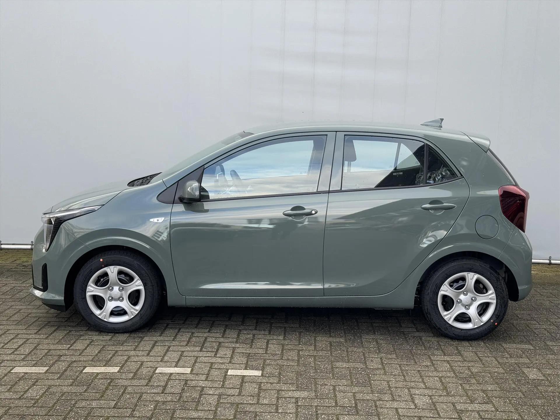 Kia Picanto met kenteken 60456 – achteraanzicht