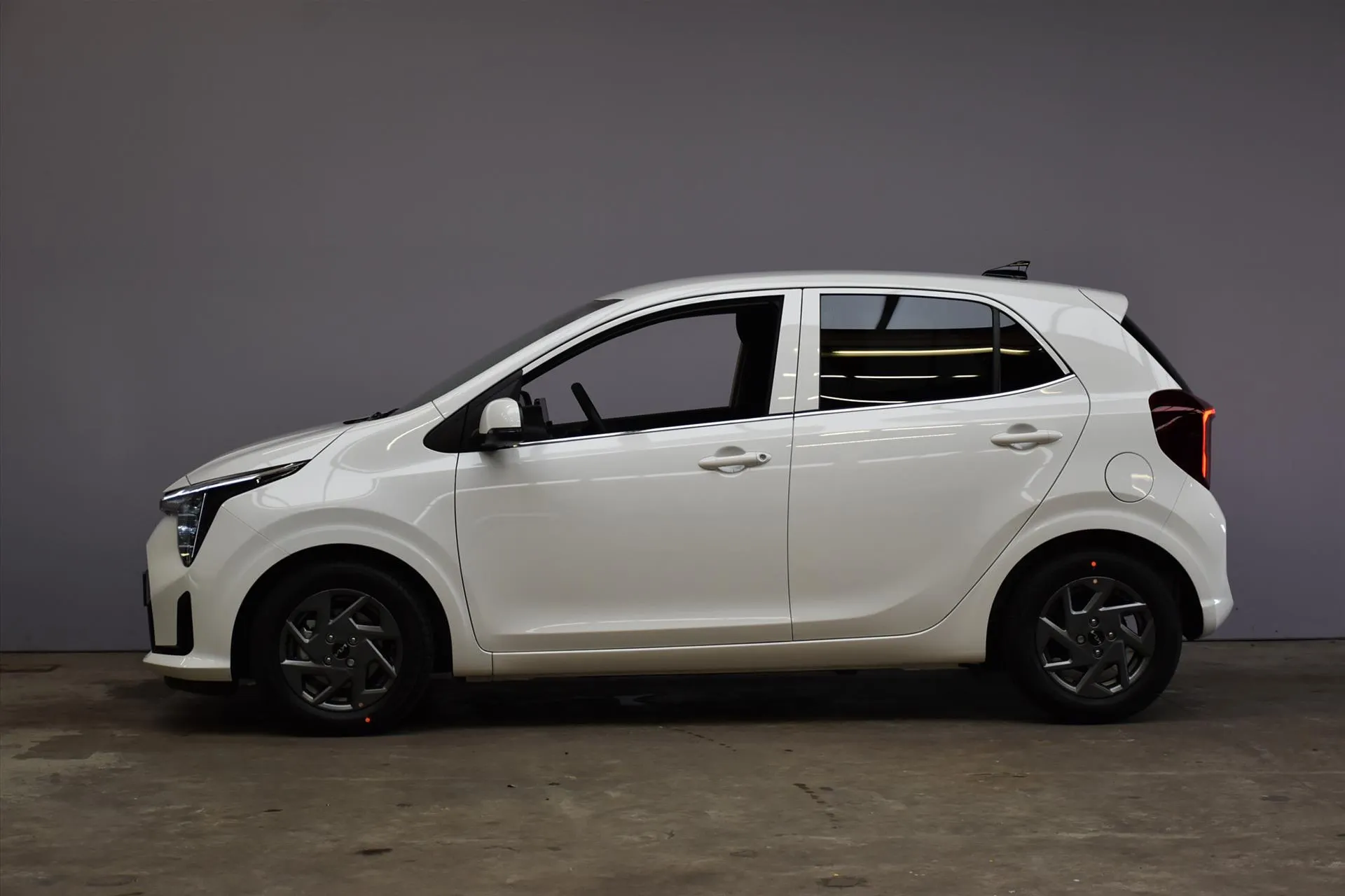 Kia Picanto met kenteken 61264 – achteraanzicht