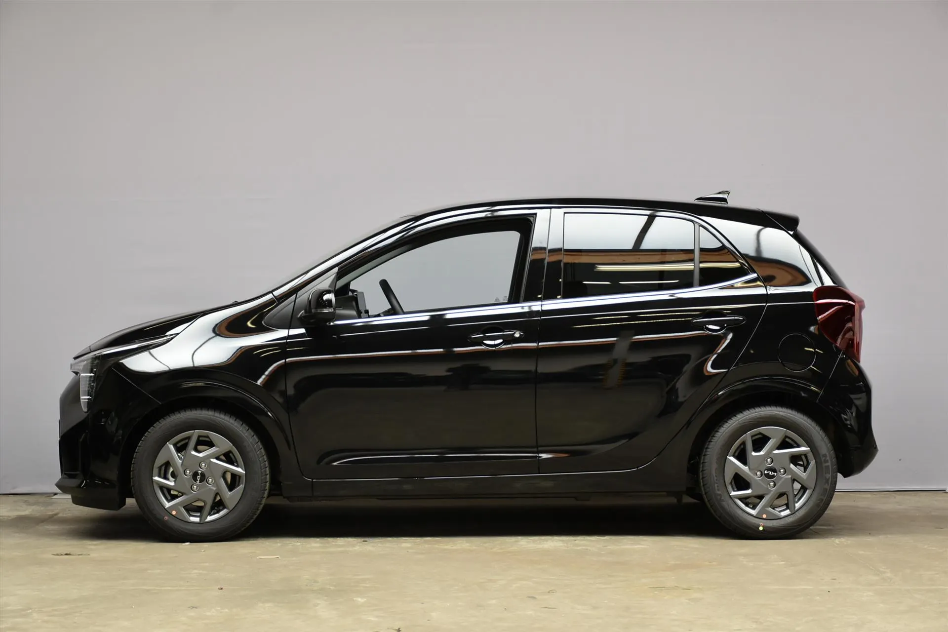 Kia Picanto met kenteken 63720 – achteraanzicht