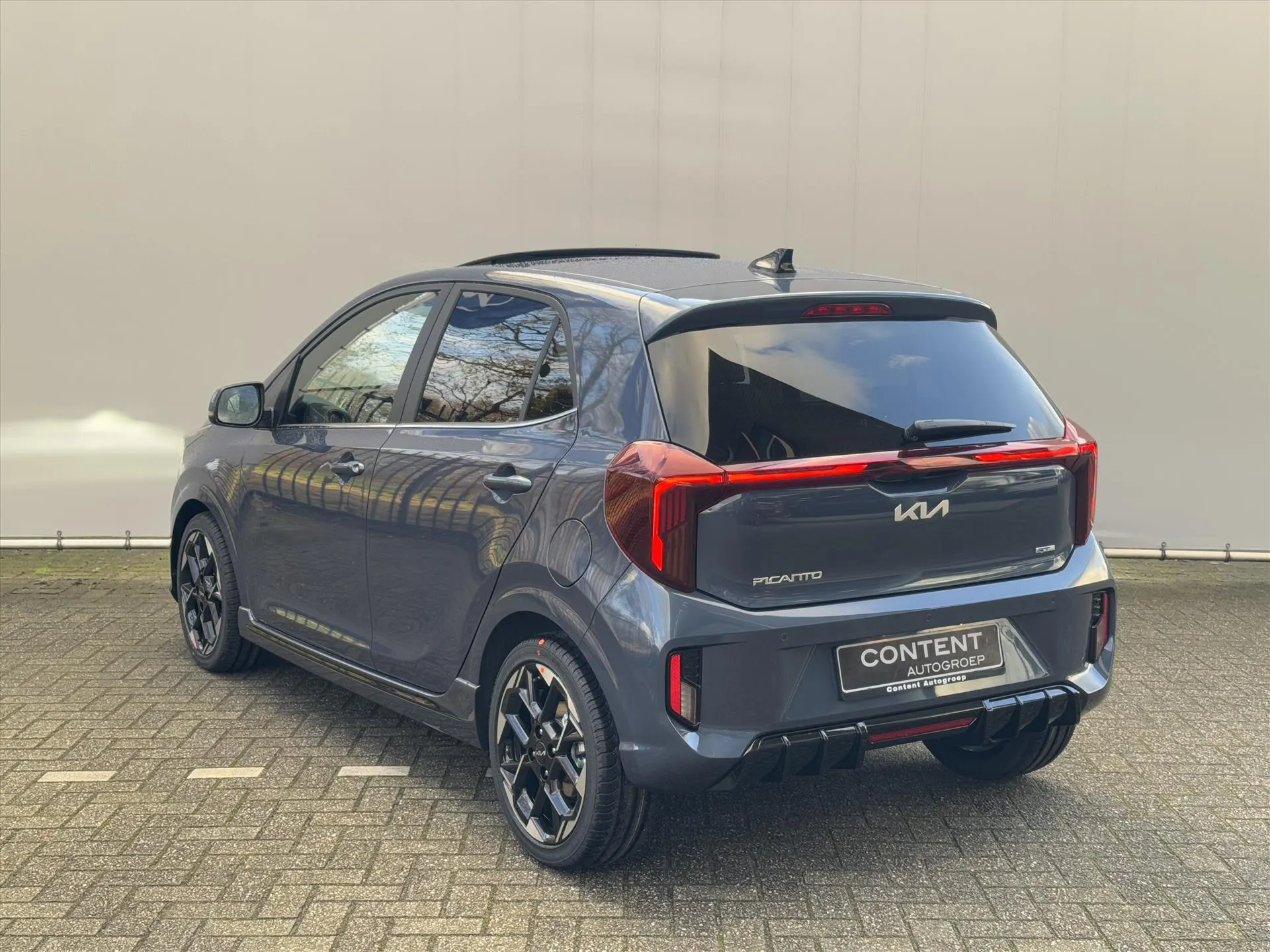 Kia Picanto met kenteken 66115 – interieur