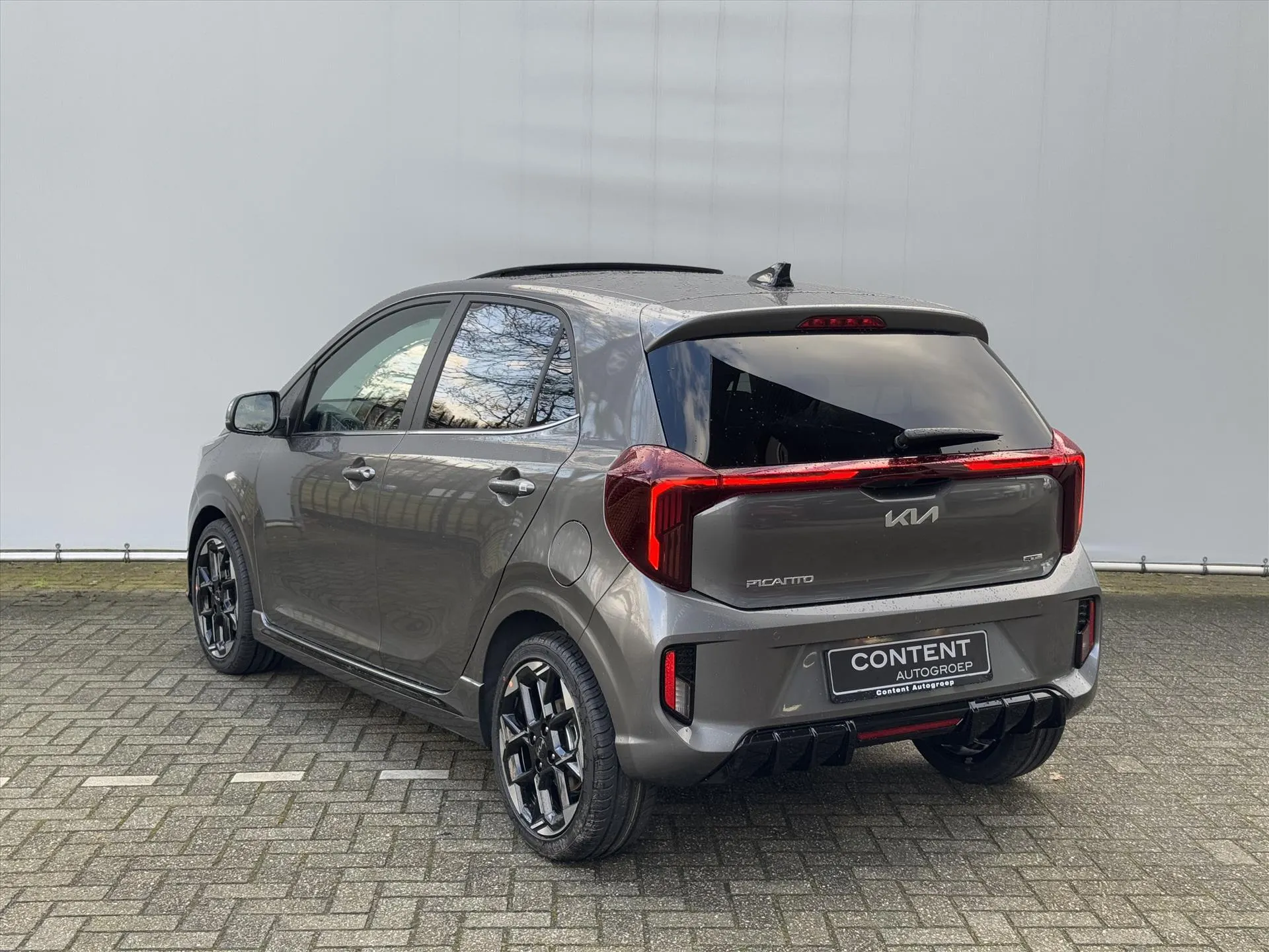Kia Picanto met kenteken 66131 – interieur