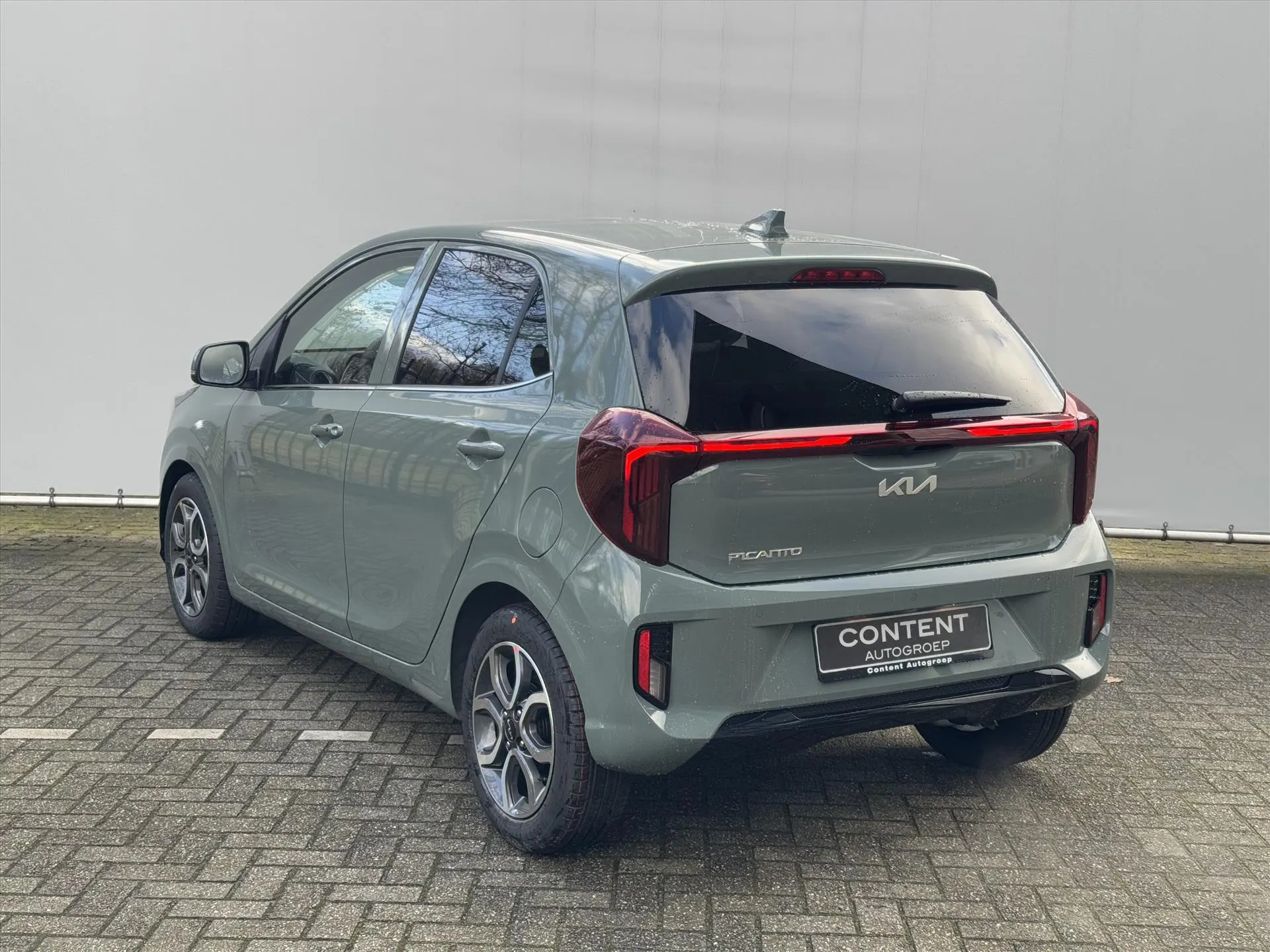 Kia Picanto met kenteken 66134 – interieur