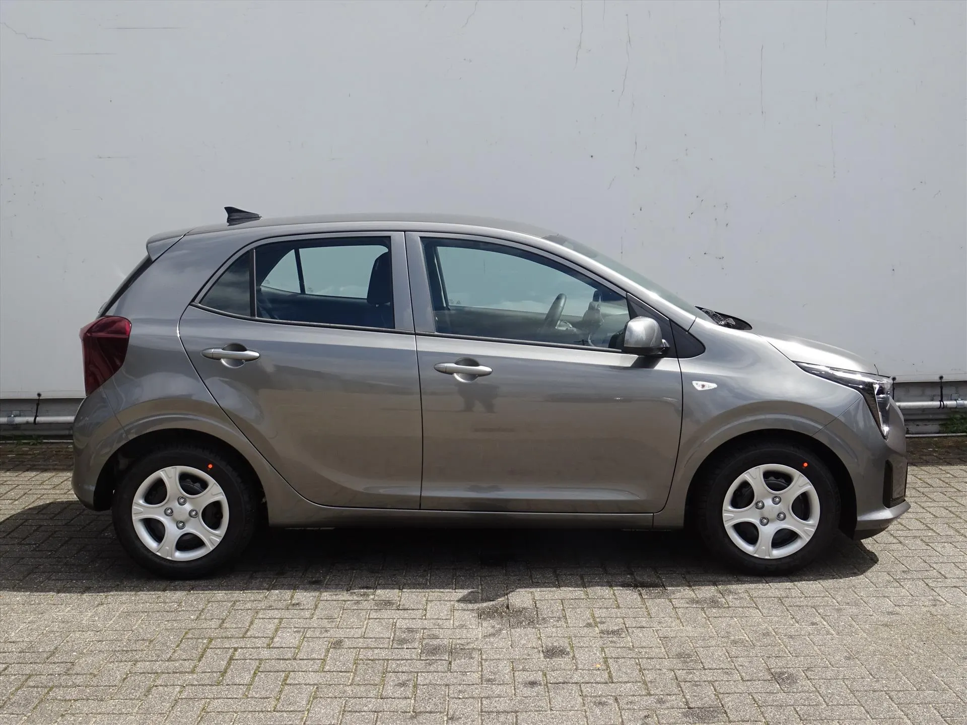 Kia Picanto met kenteken 73050 – dashboard