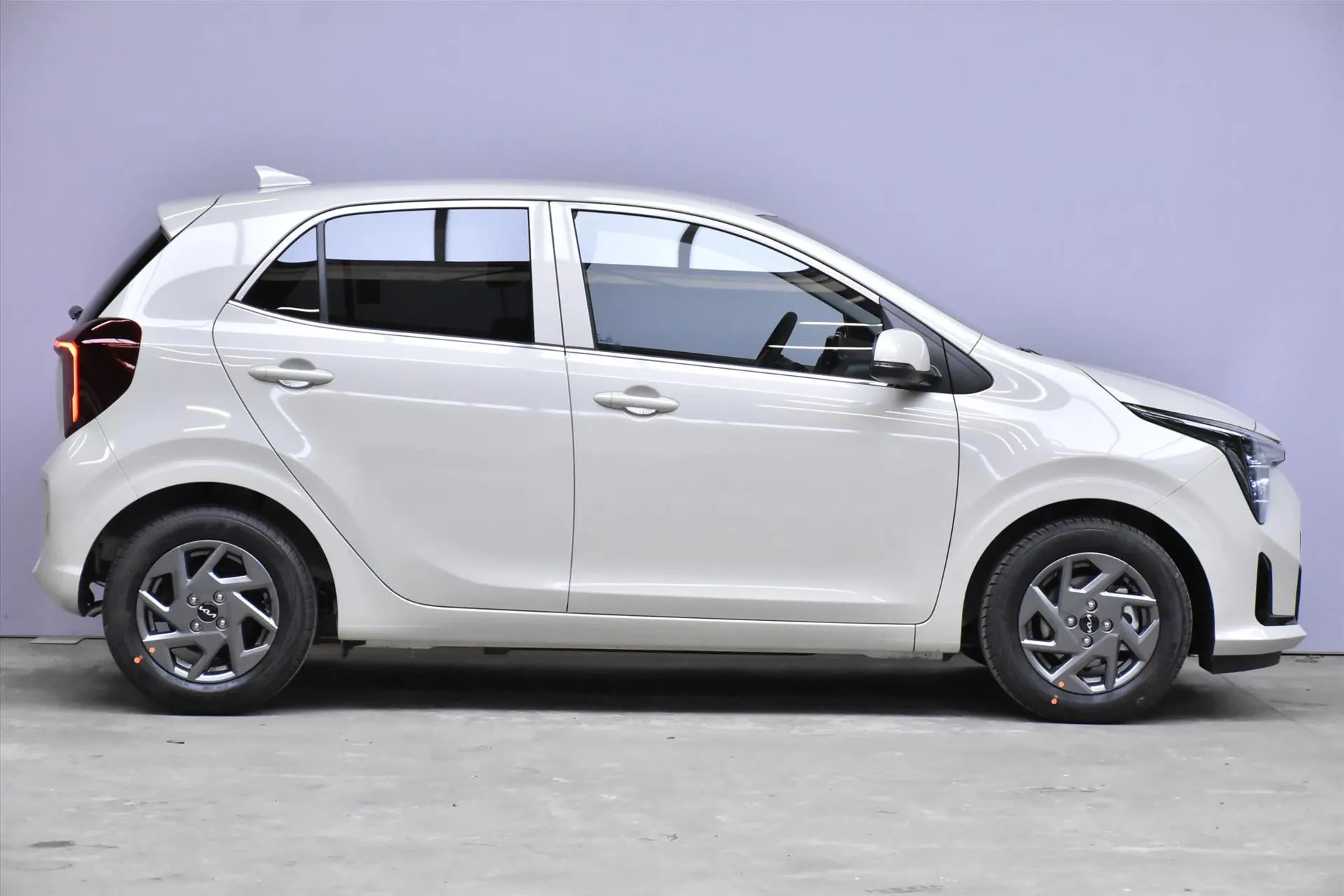 Kia Picanto met kenteken 73176 – achteraanzicht