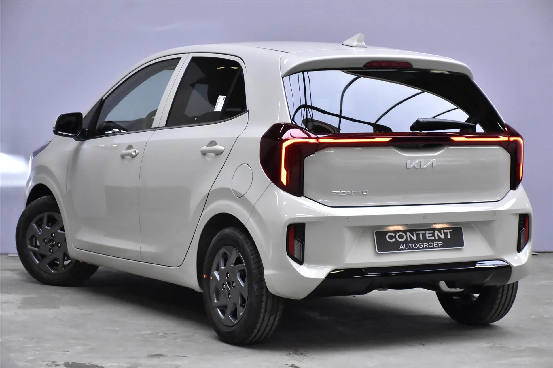 Kia Picanto met kenteken 73176 – interieur