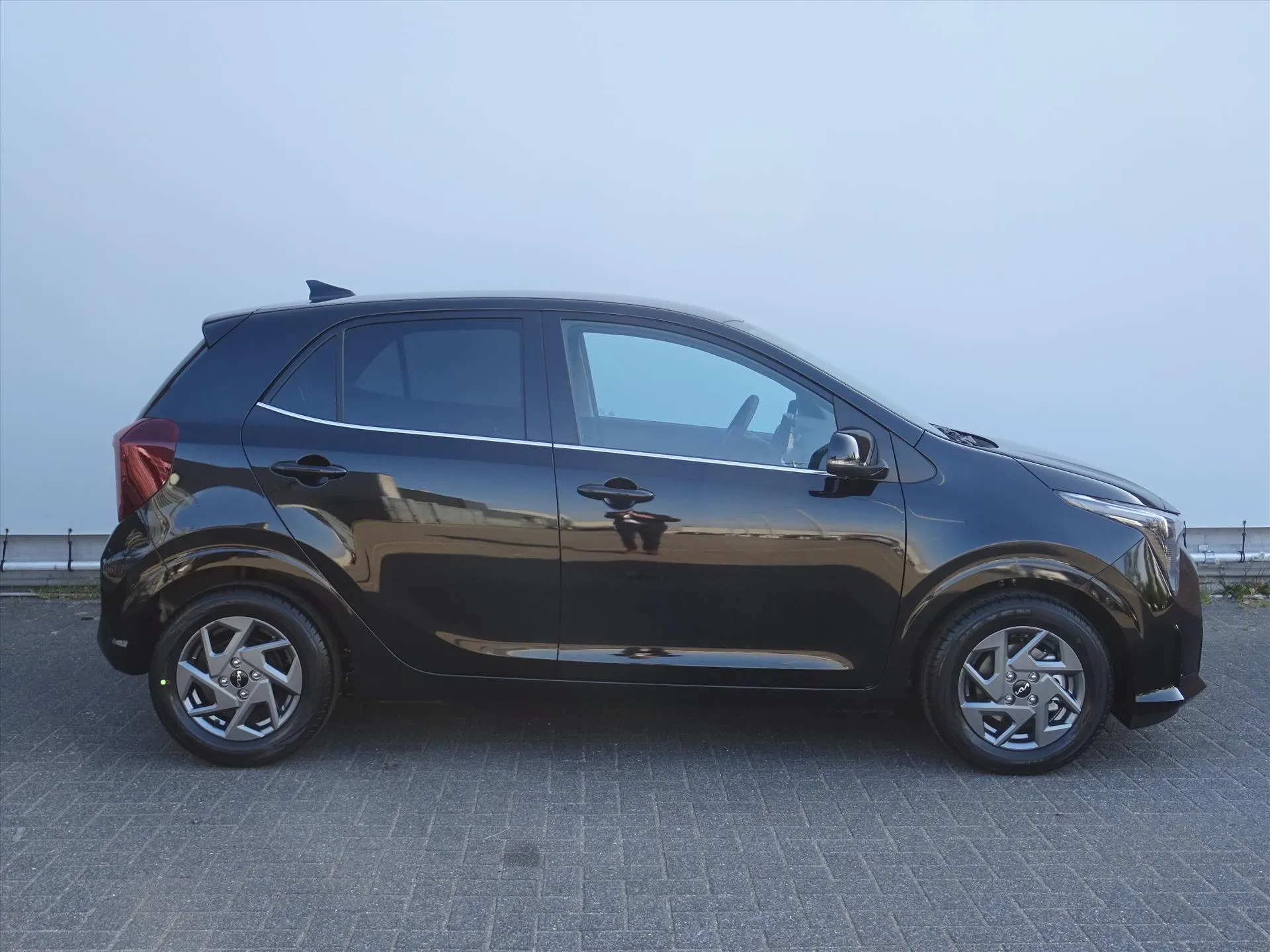 Kia Picanto met kenteken 74129 – dashboard