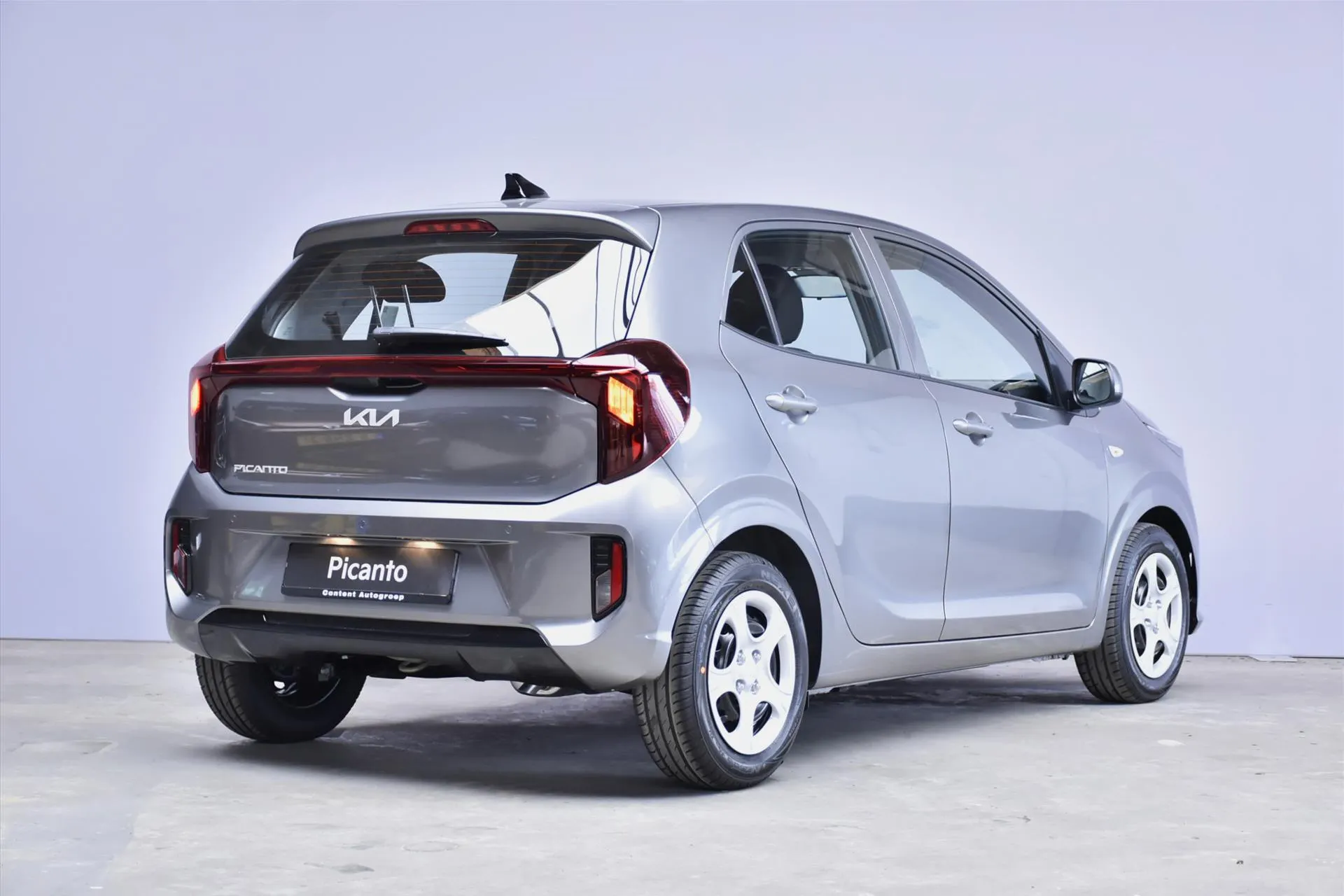 Kia Picanto met kenteken 74379 – achteraanzicht