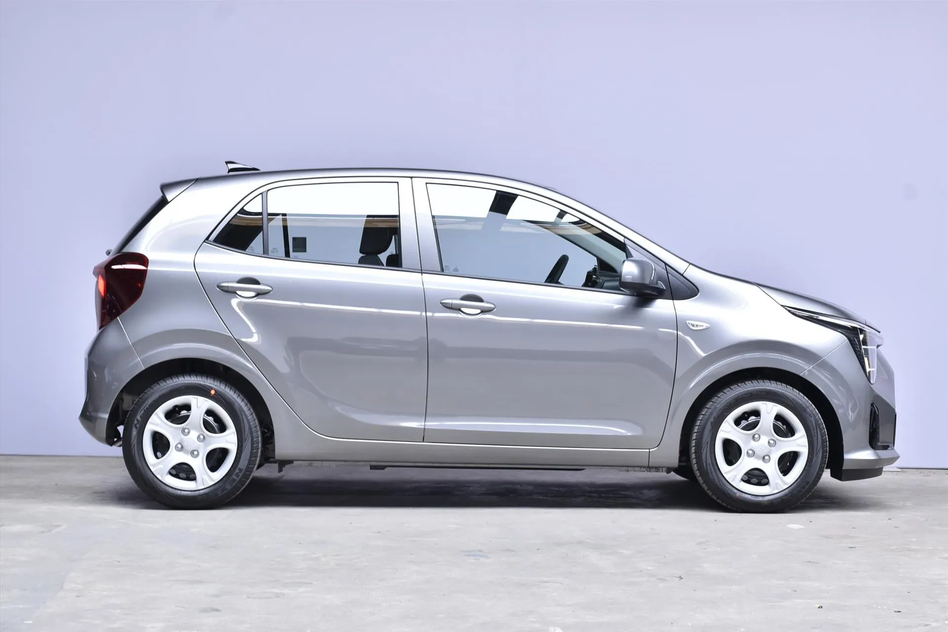 Kia Picanto met kenteken 74379 – interieur