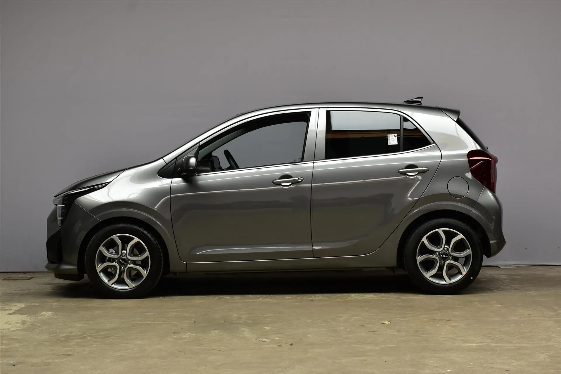 Kia Picanto met kenteken 76615 – achteraanzicht