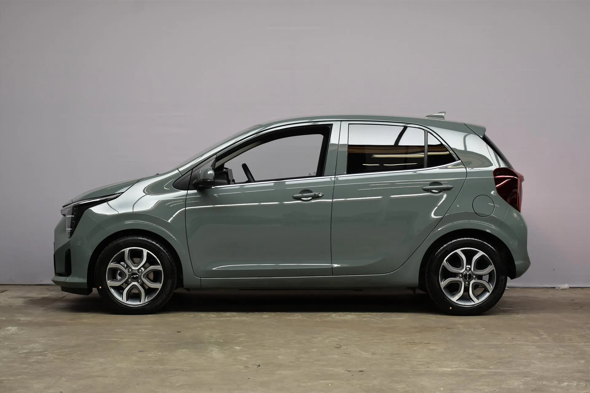 Kia Picanto met kenteken 76685 – achteraanzicht