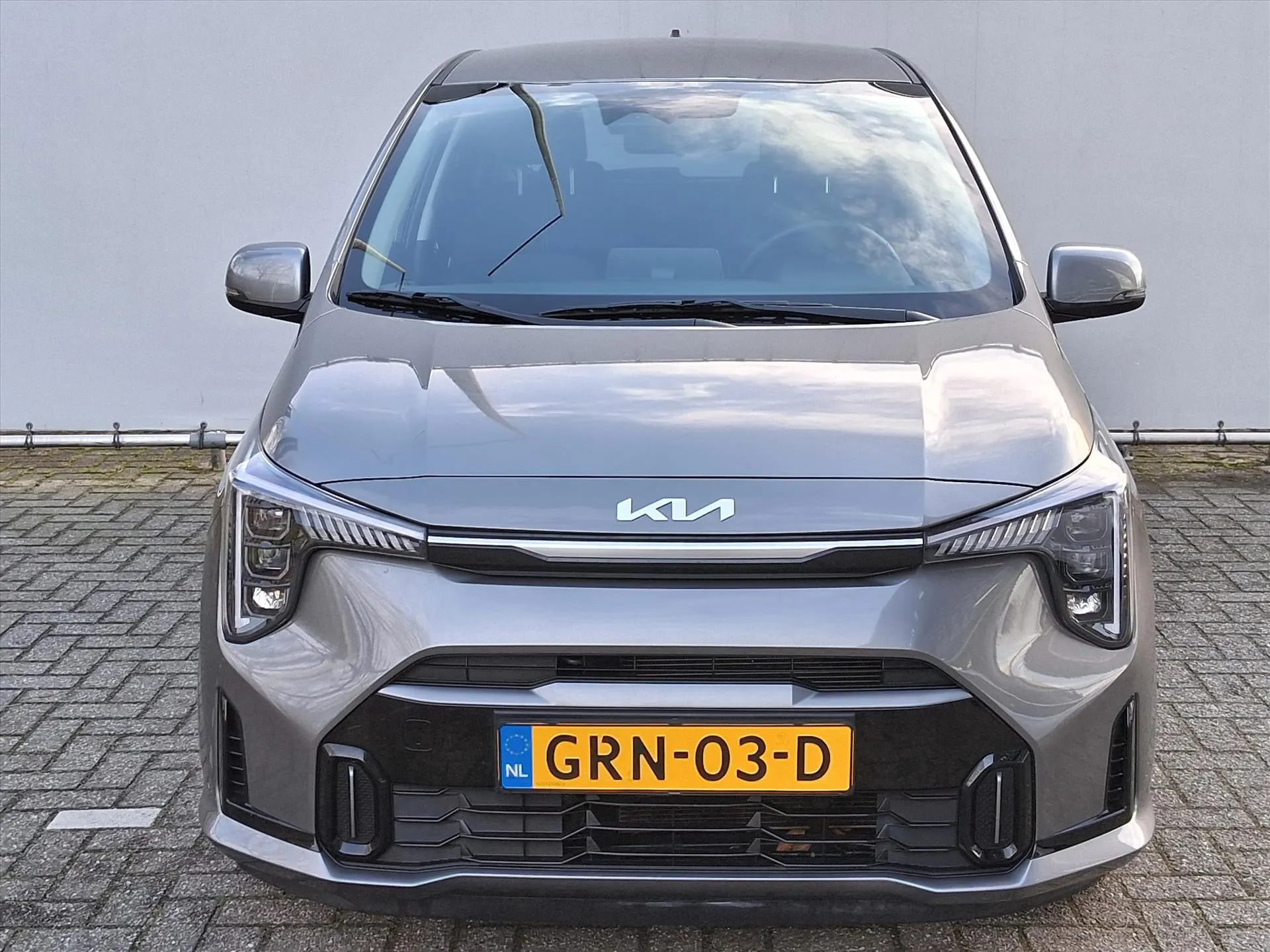 Kia Picanto met kenteken GRN-03-D – achteraanzicht