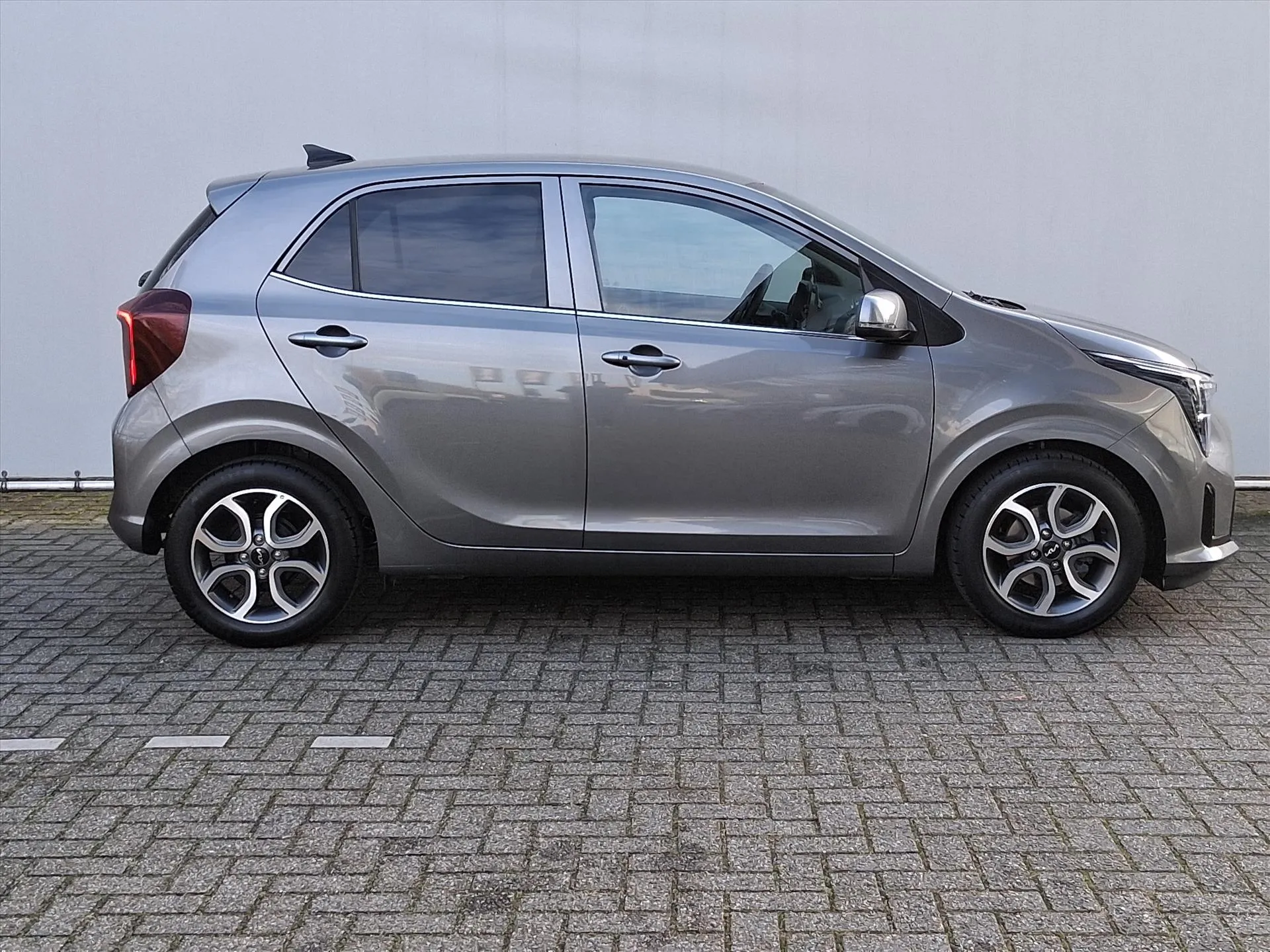 Kia Picanto met kenteken GRN-03-D – dashboard
