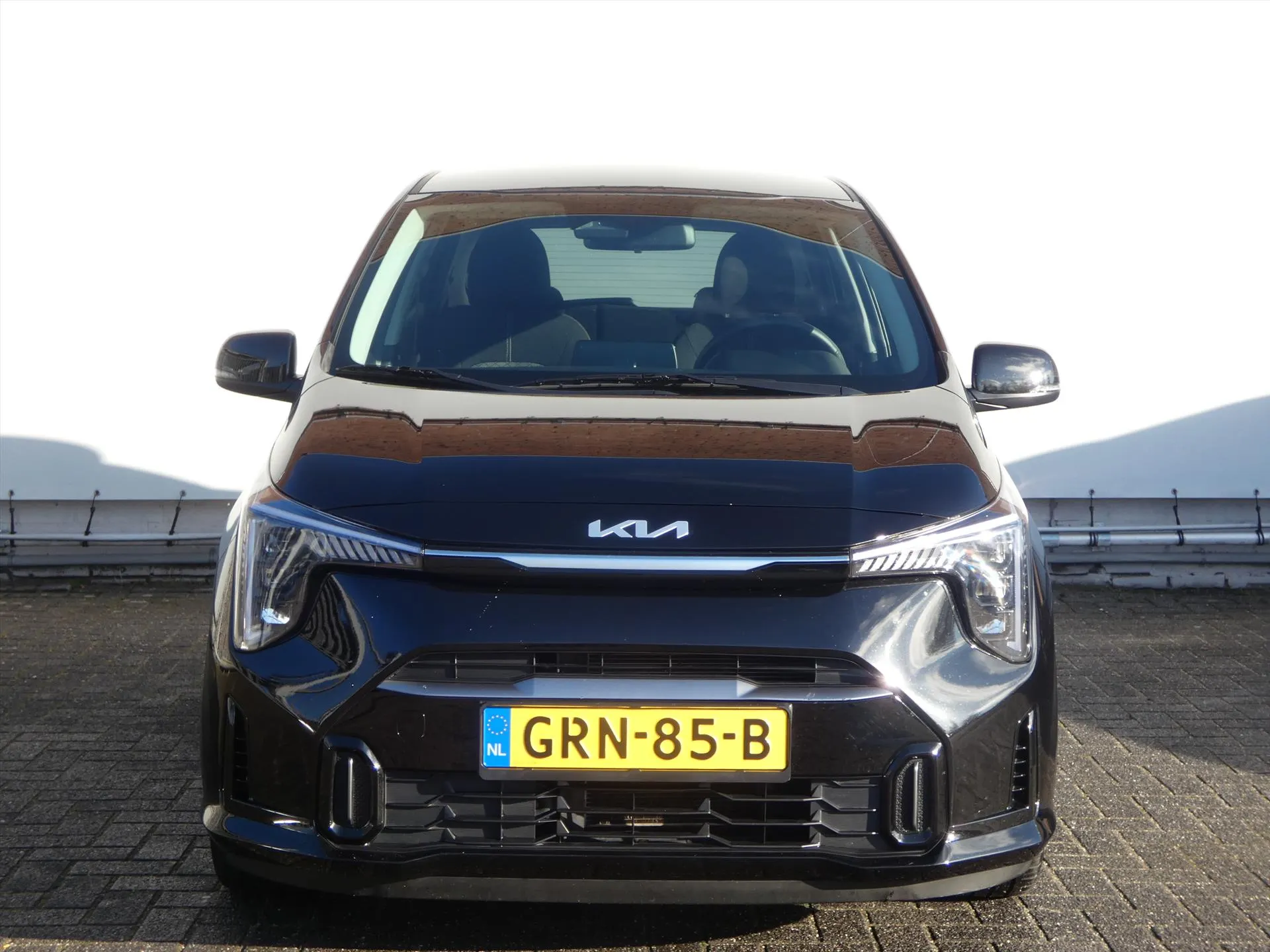 Kia Picanto met kenteken GRN-85-B – achteraanzicht