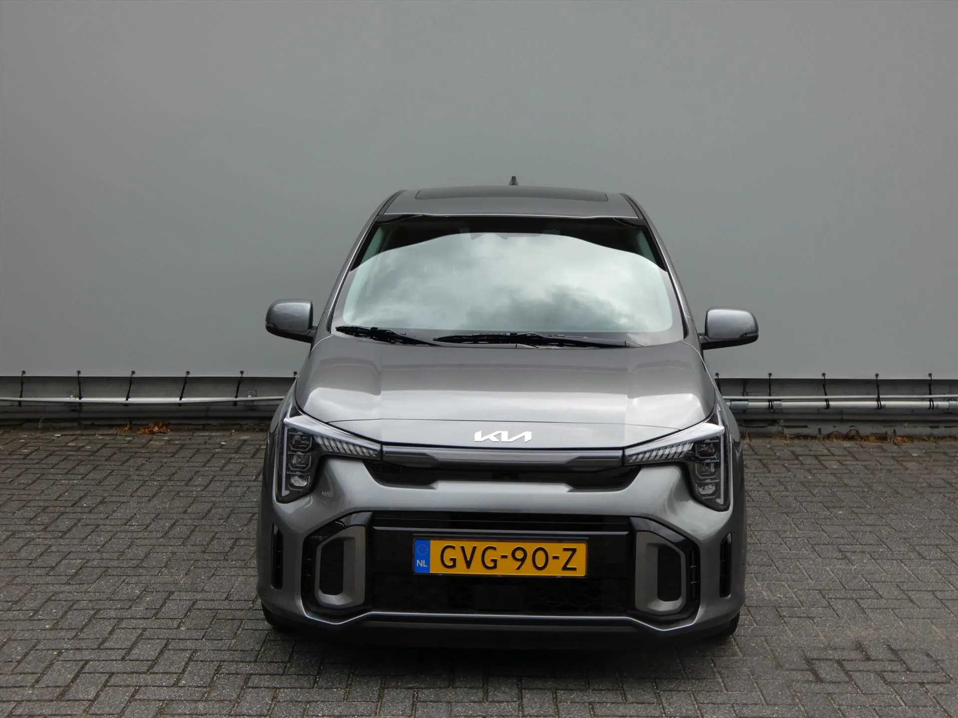 Kia Picanto met kenteken GVG-90-Z – achteraanzicht