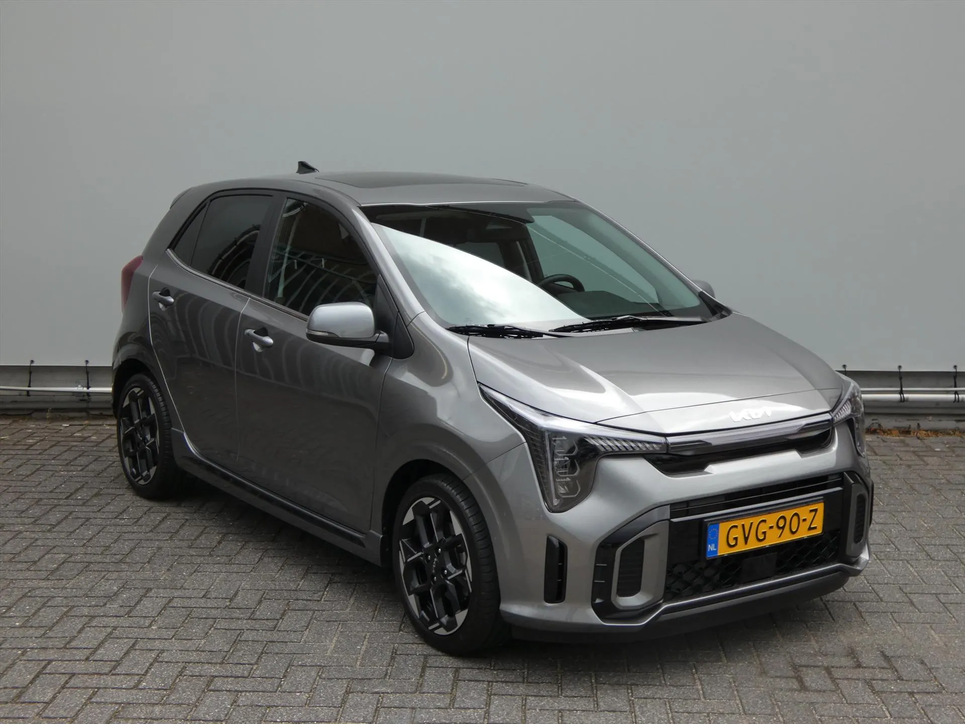 Kia Picanto met kenteken GVG-90-Z – interieur