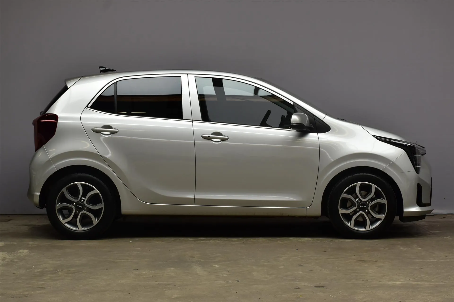 Kia Picanto met kenteken GVJ-22-N – dashboard