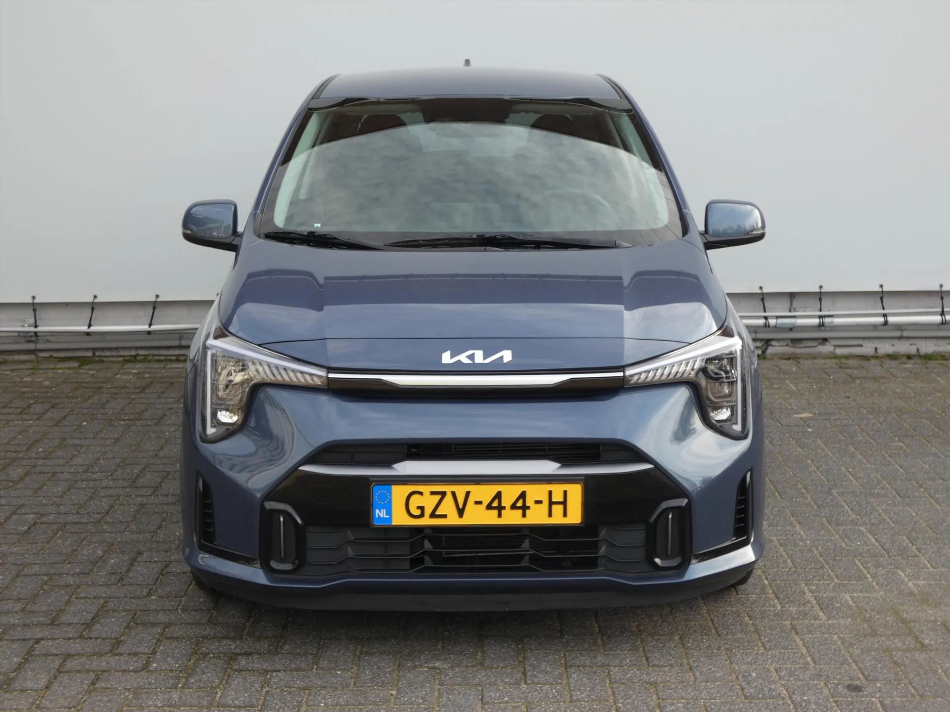Kia Picanto met kenteken GZV-44-H – achteraanzicht
