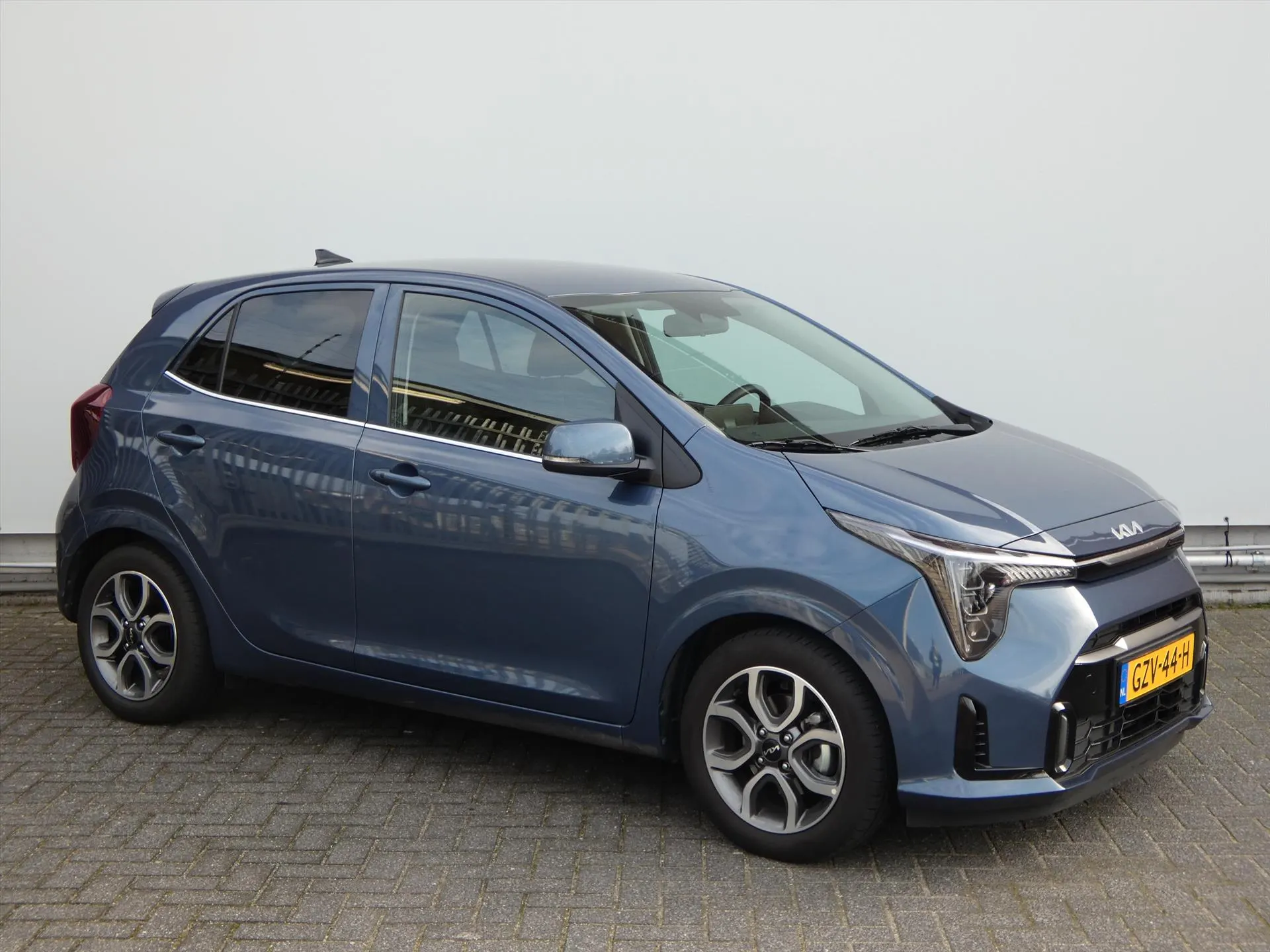 Kia Picanto met kenteken GZV-44-H – interieur