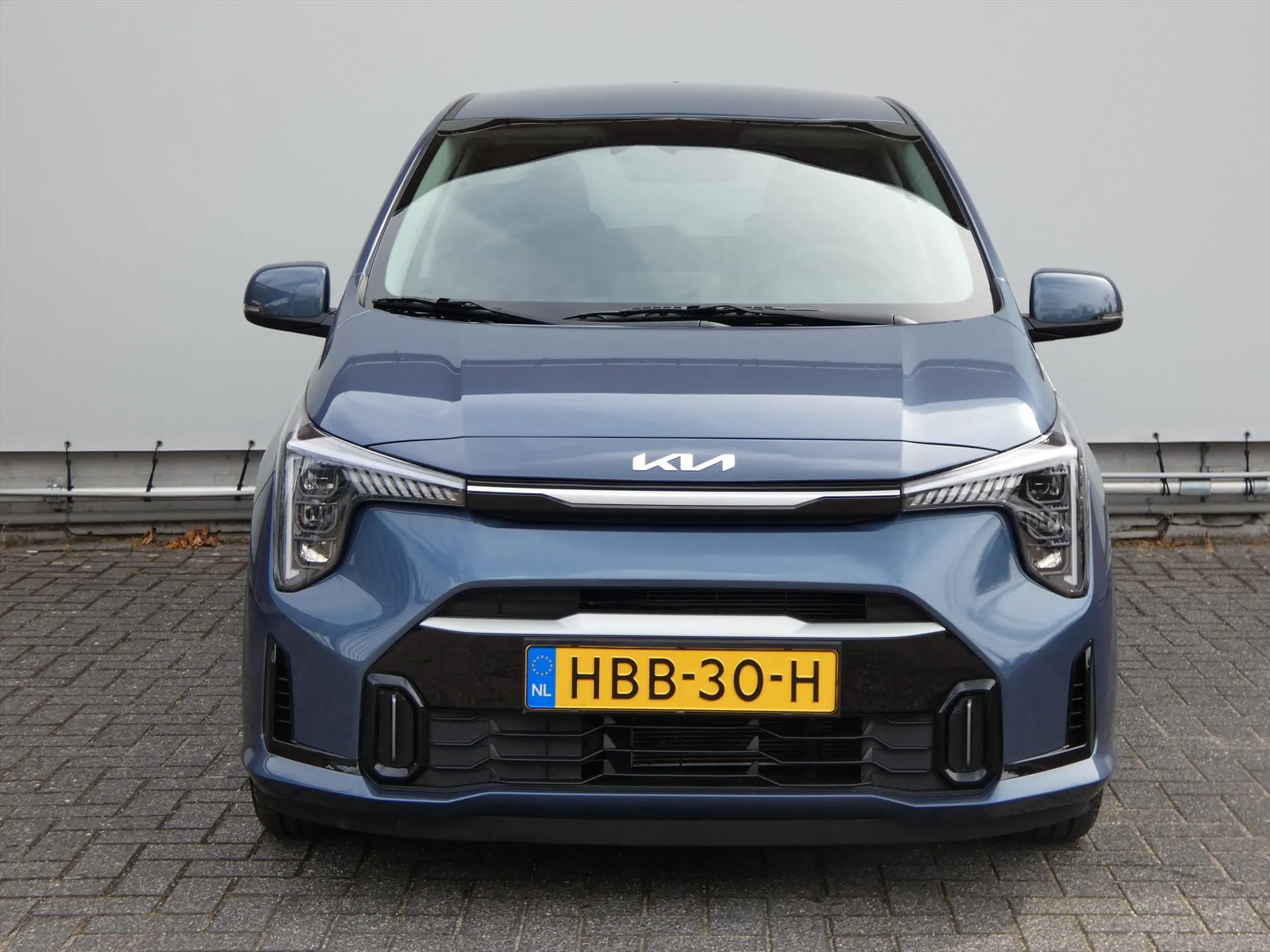 Kia Picanto met kenteken HBB-30-H – achteraanzicht