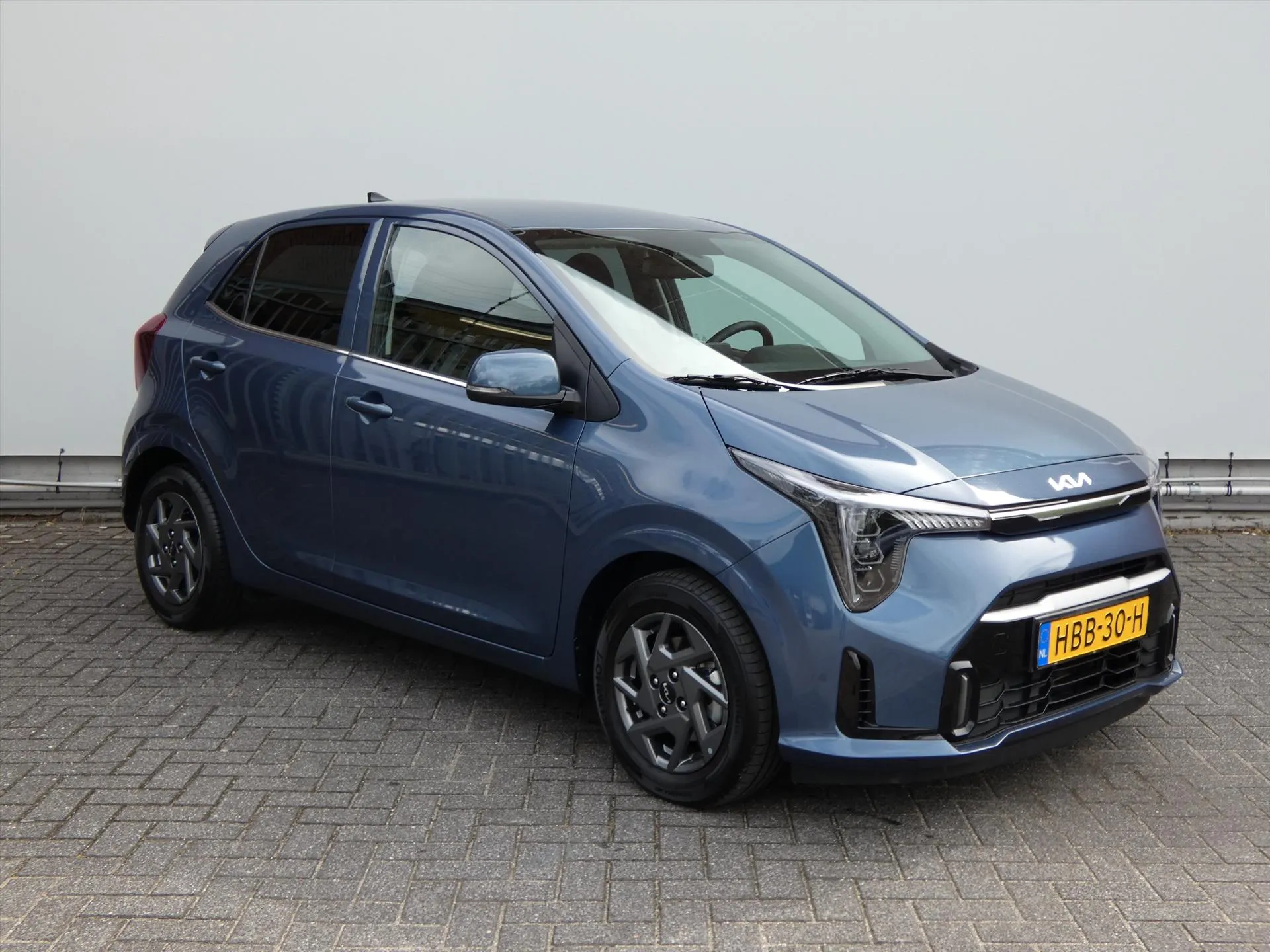 Kia Picanto met kenteken HBB-30-H – interieur