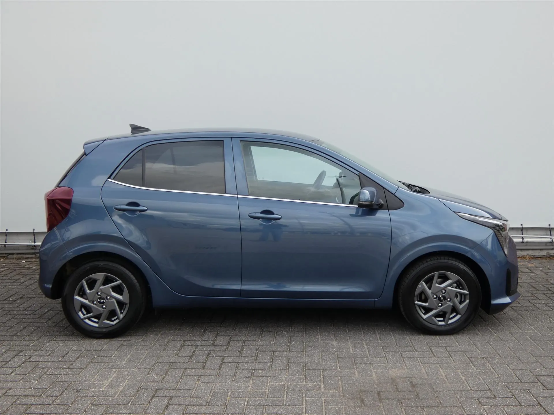 Kia Picanto met kenteken HBB-30-H – dashboard