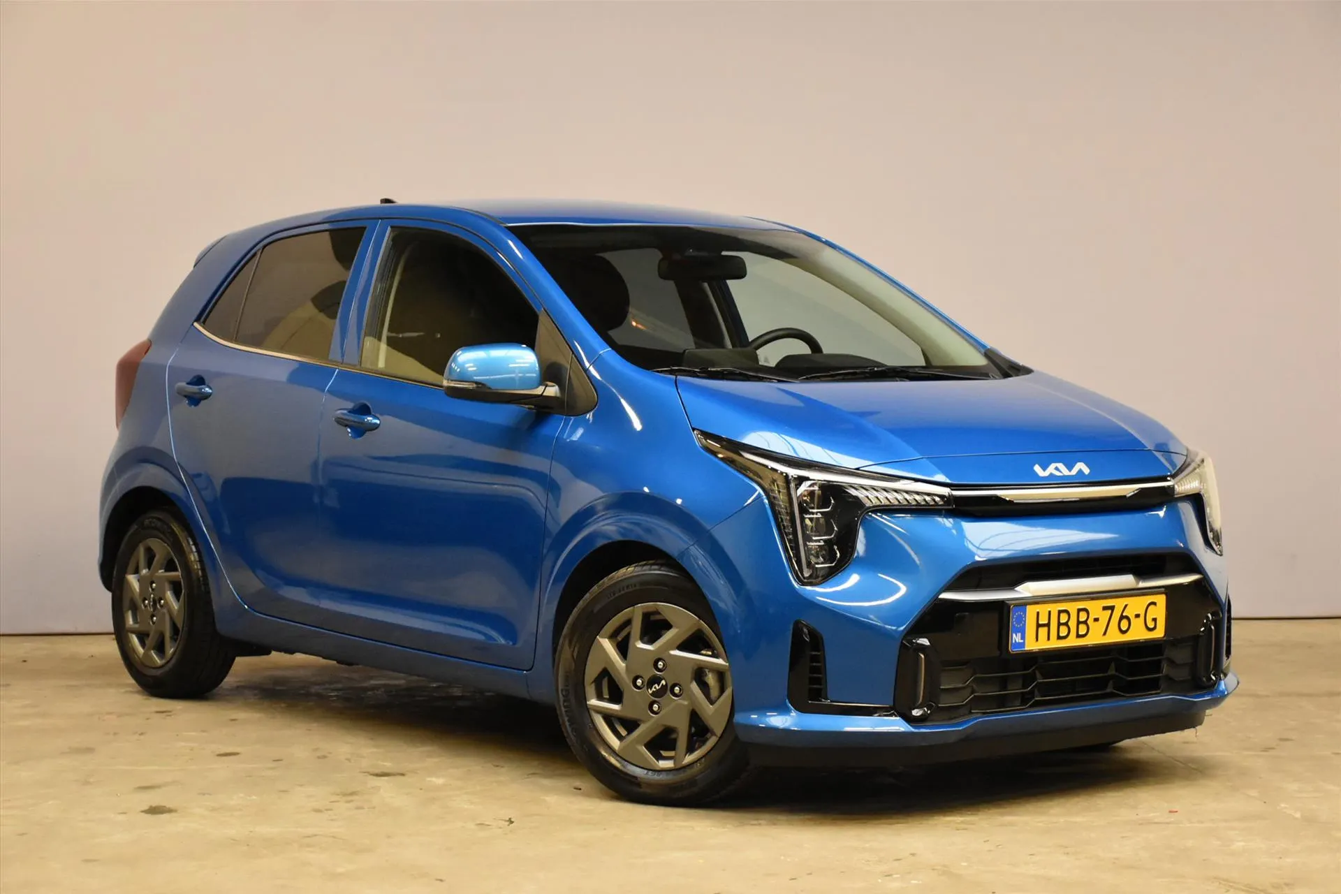 Kia Picanto met kenteken HBB-76-G – interieur