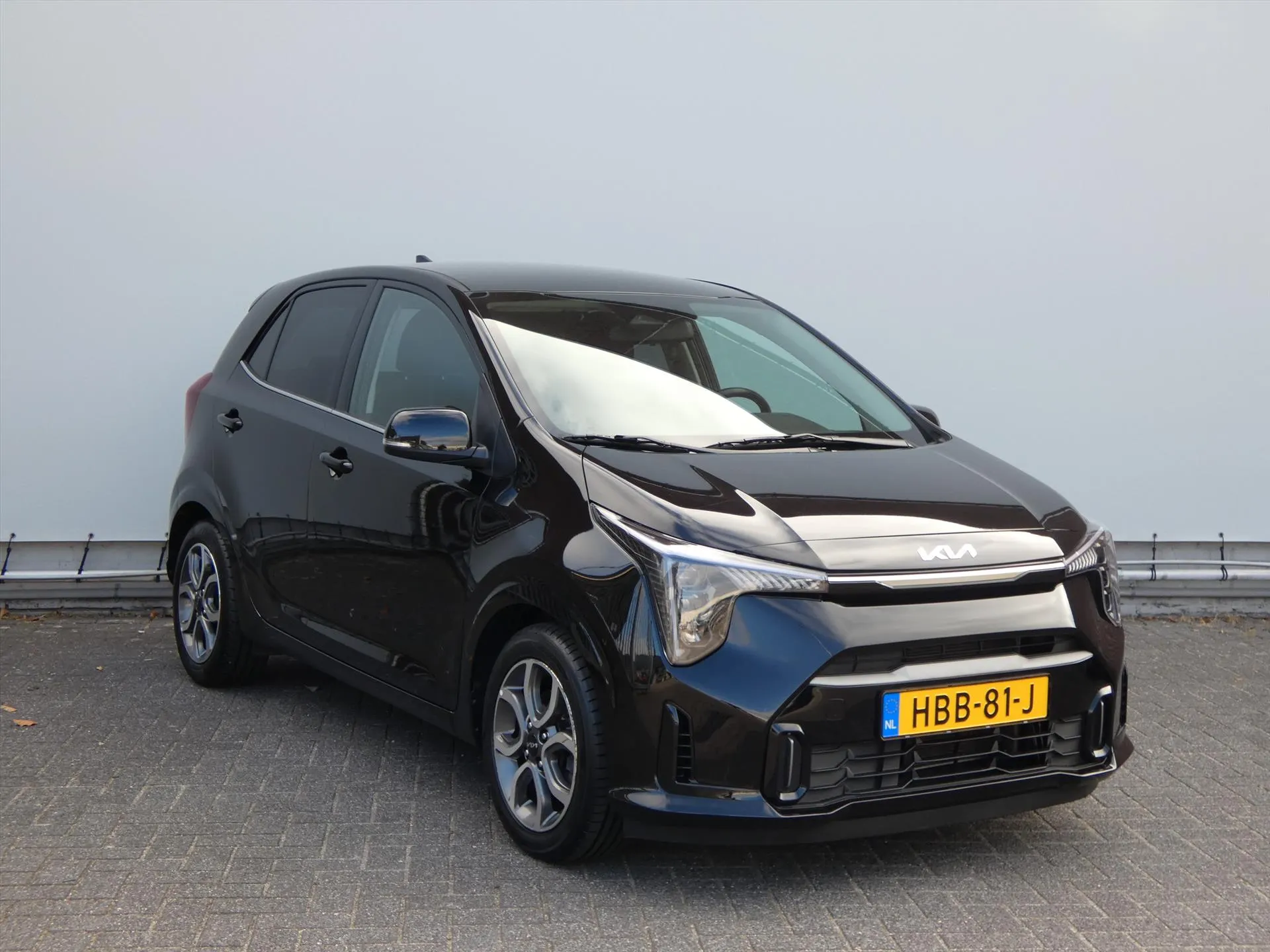 Kia Picanto met kenteken HBB-81-J – interieur