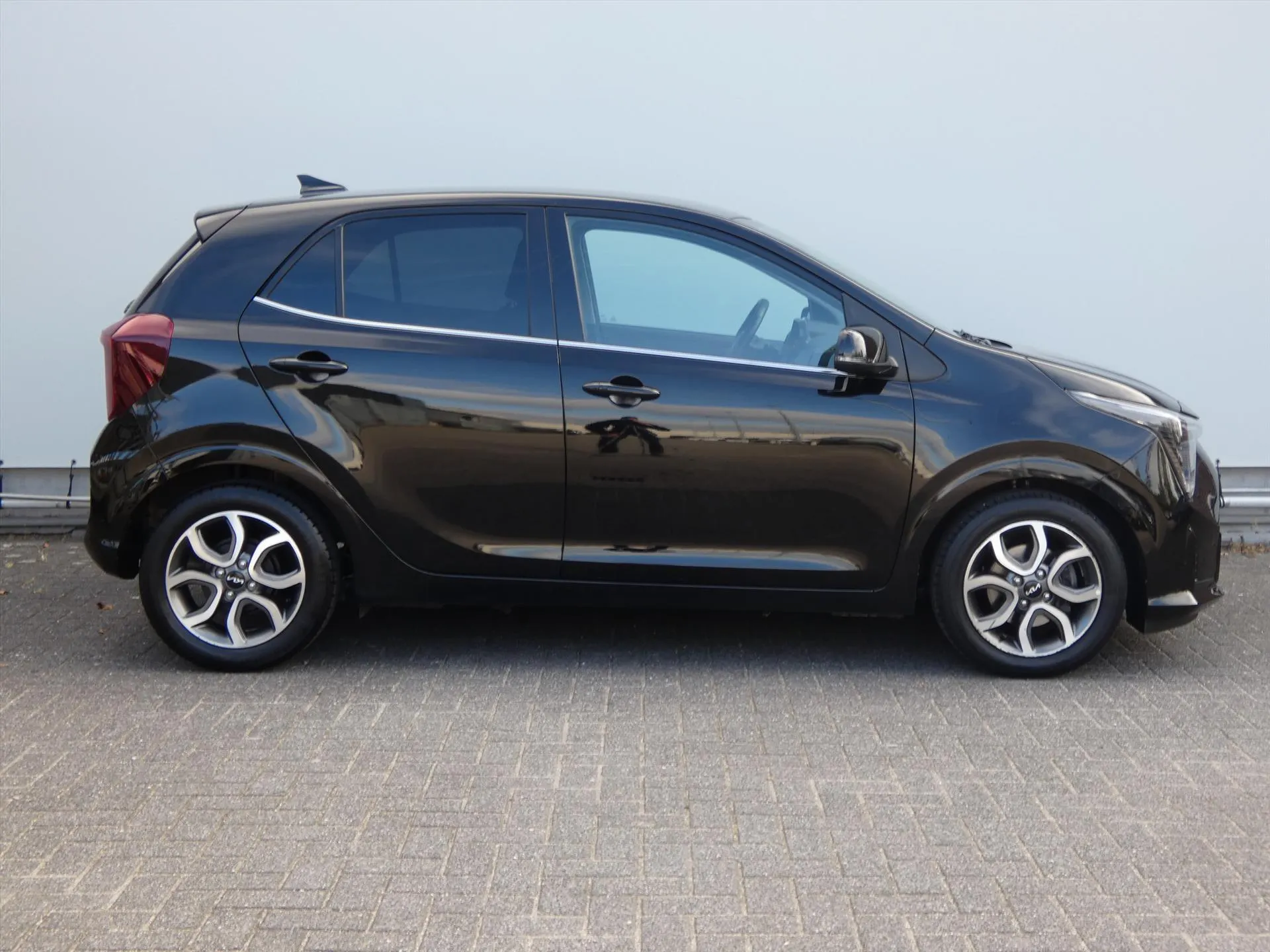 Kia Picanto met kenteken HBB-81-J – dashboard
