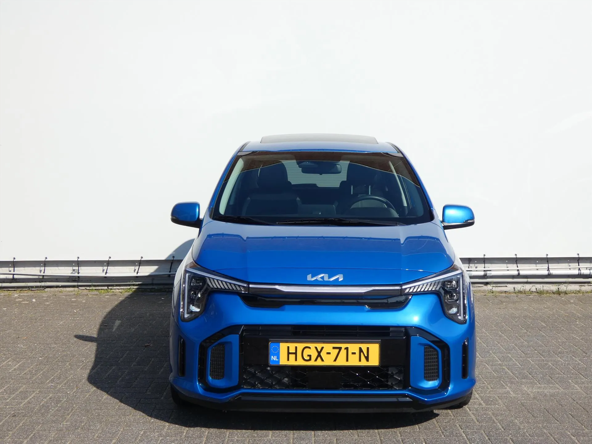 Kia Picanto met kenteken HGX-71-N – achteraanzicht