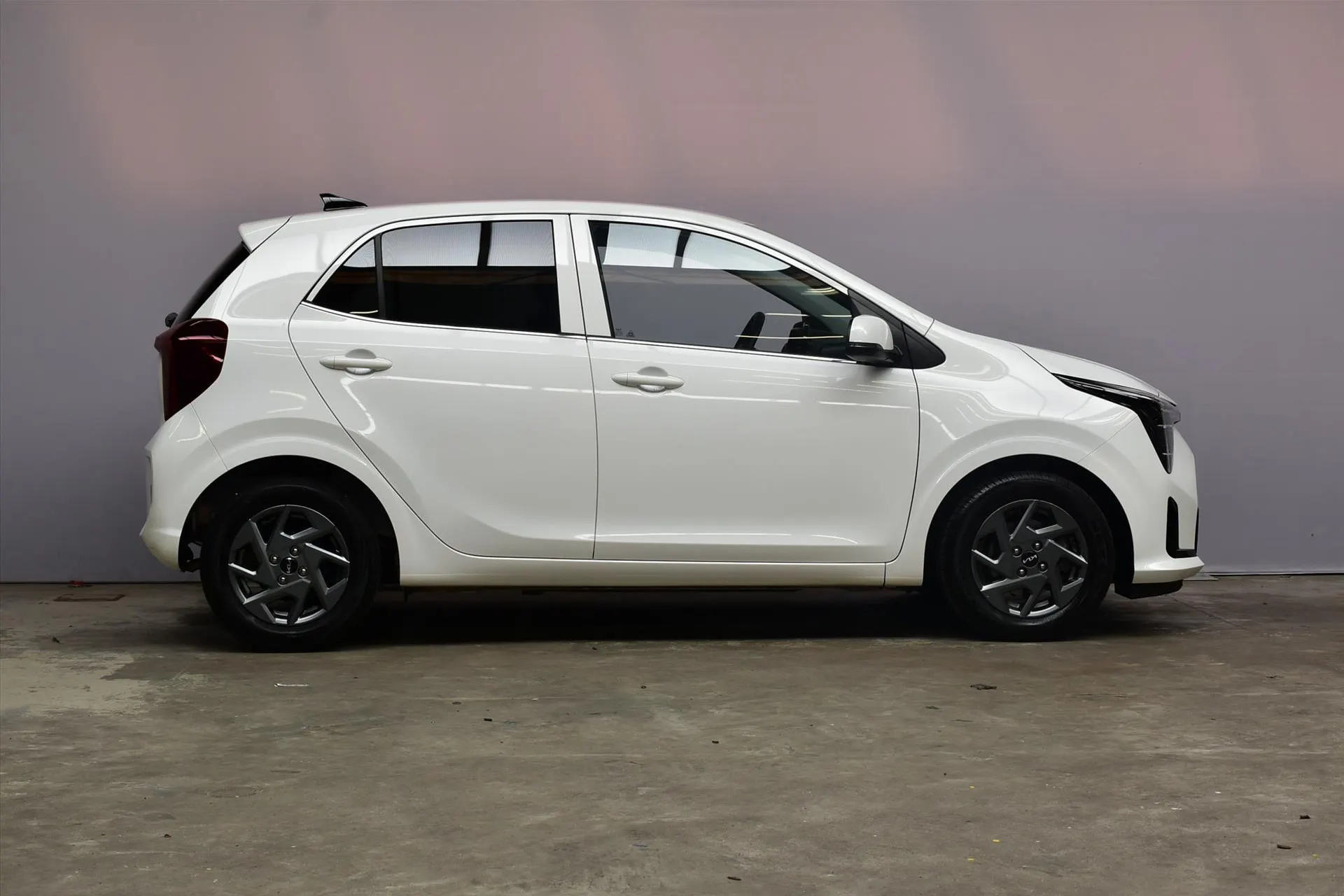 Kia Picanto met kenteken HNN-77-F – dashboard